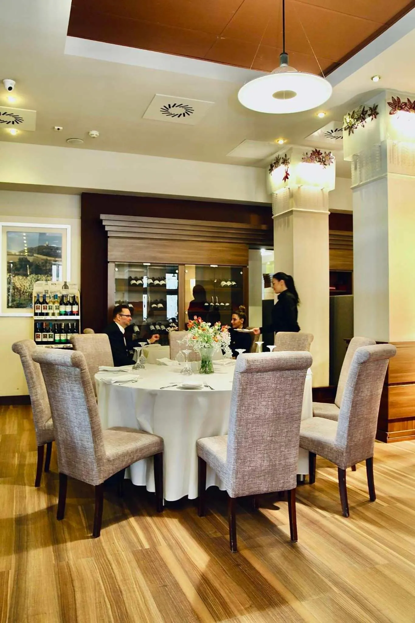 Restaurant/places to eat in Hotel Tęczowy Młyn