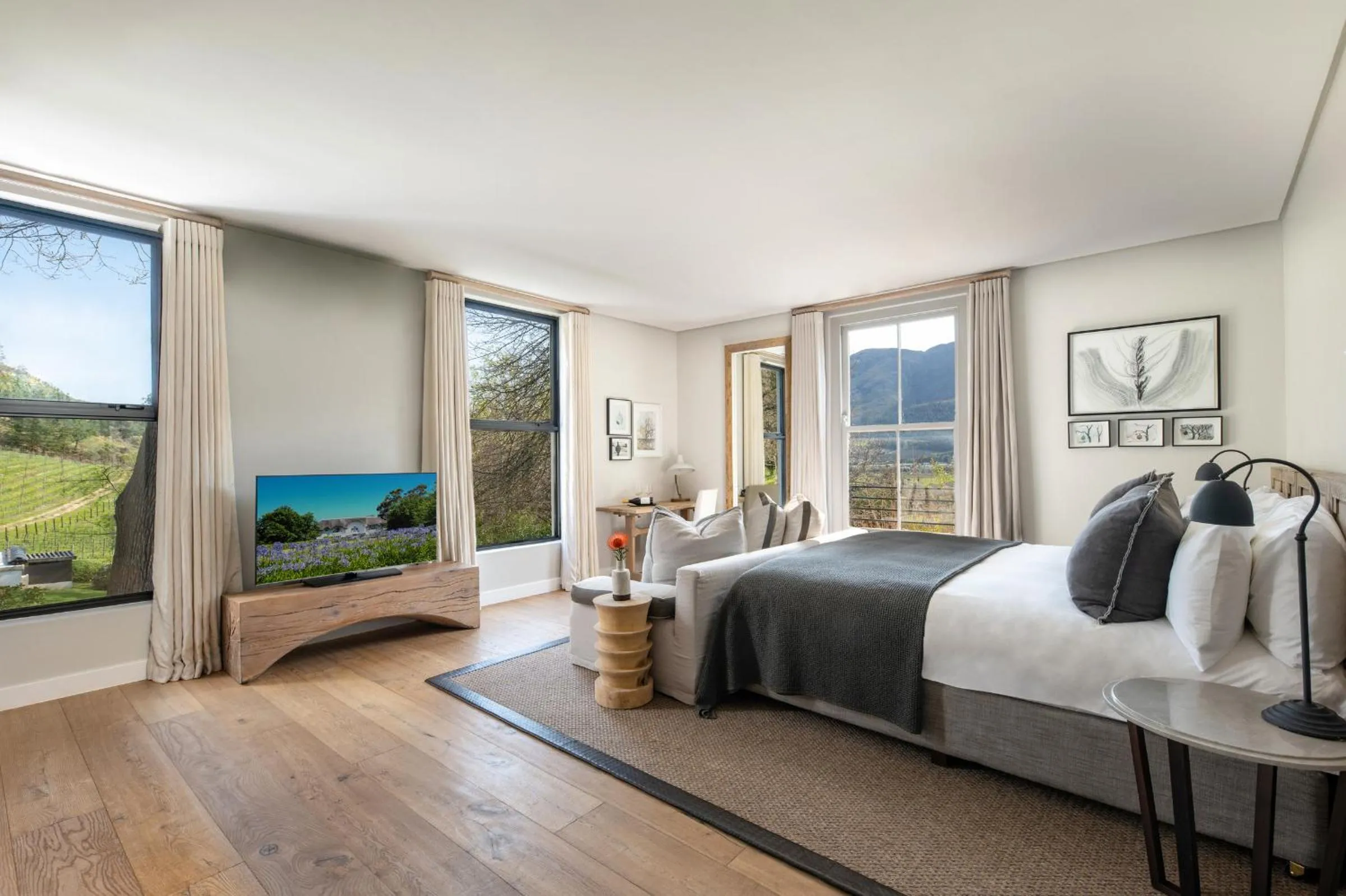 Natural landscape, Bed in Mont Rochelle Hotel and Vineyard