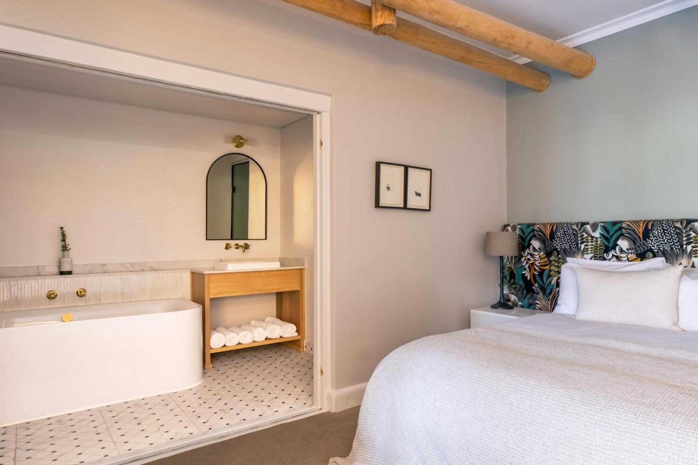 Bathroom, Bed in Mont Rochelle Hotel and Vineyard