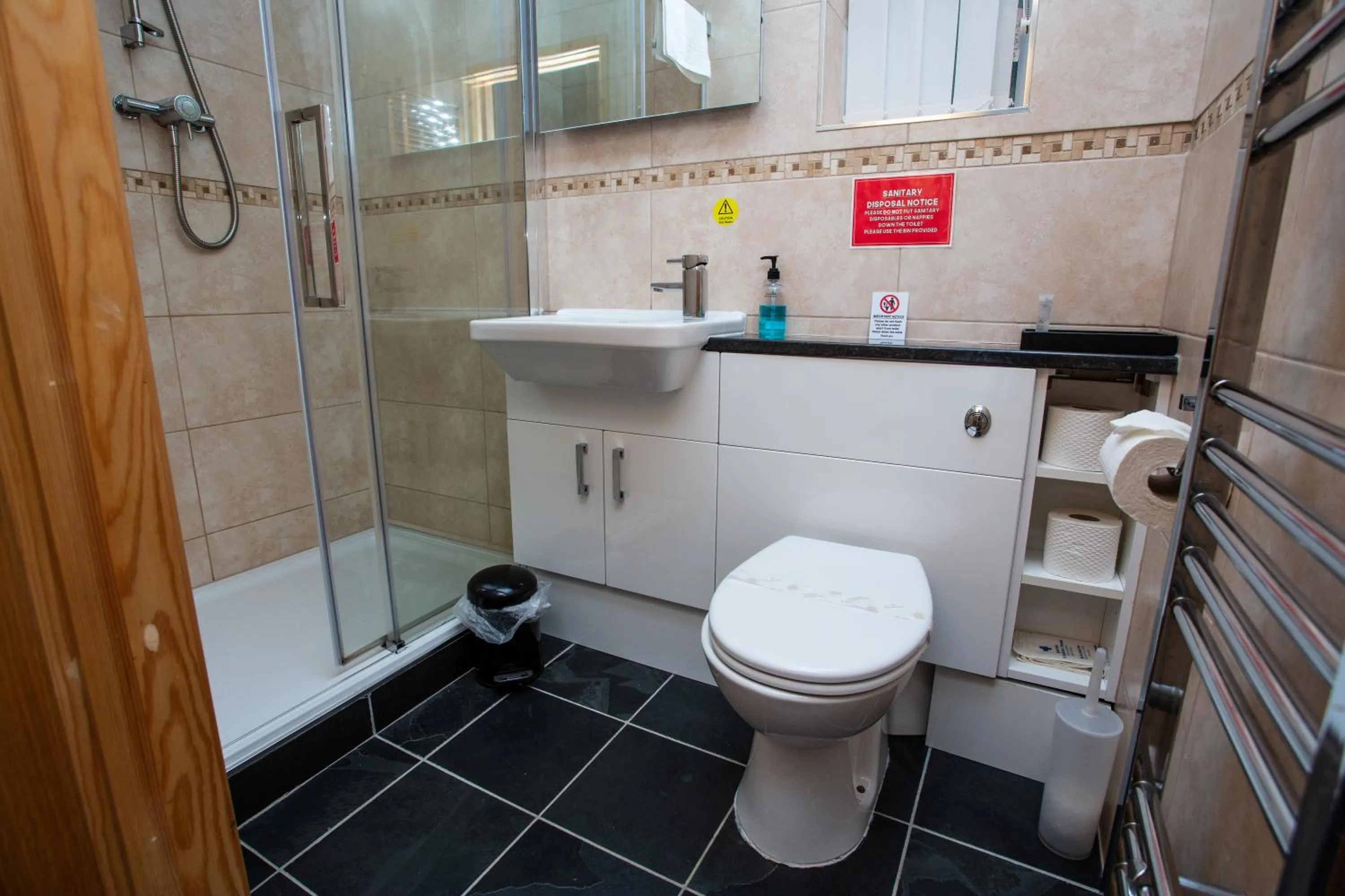 Shower in The Windmill Inn