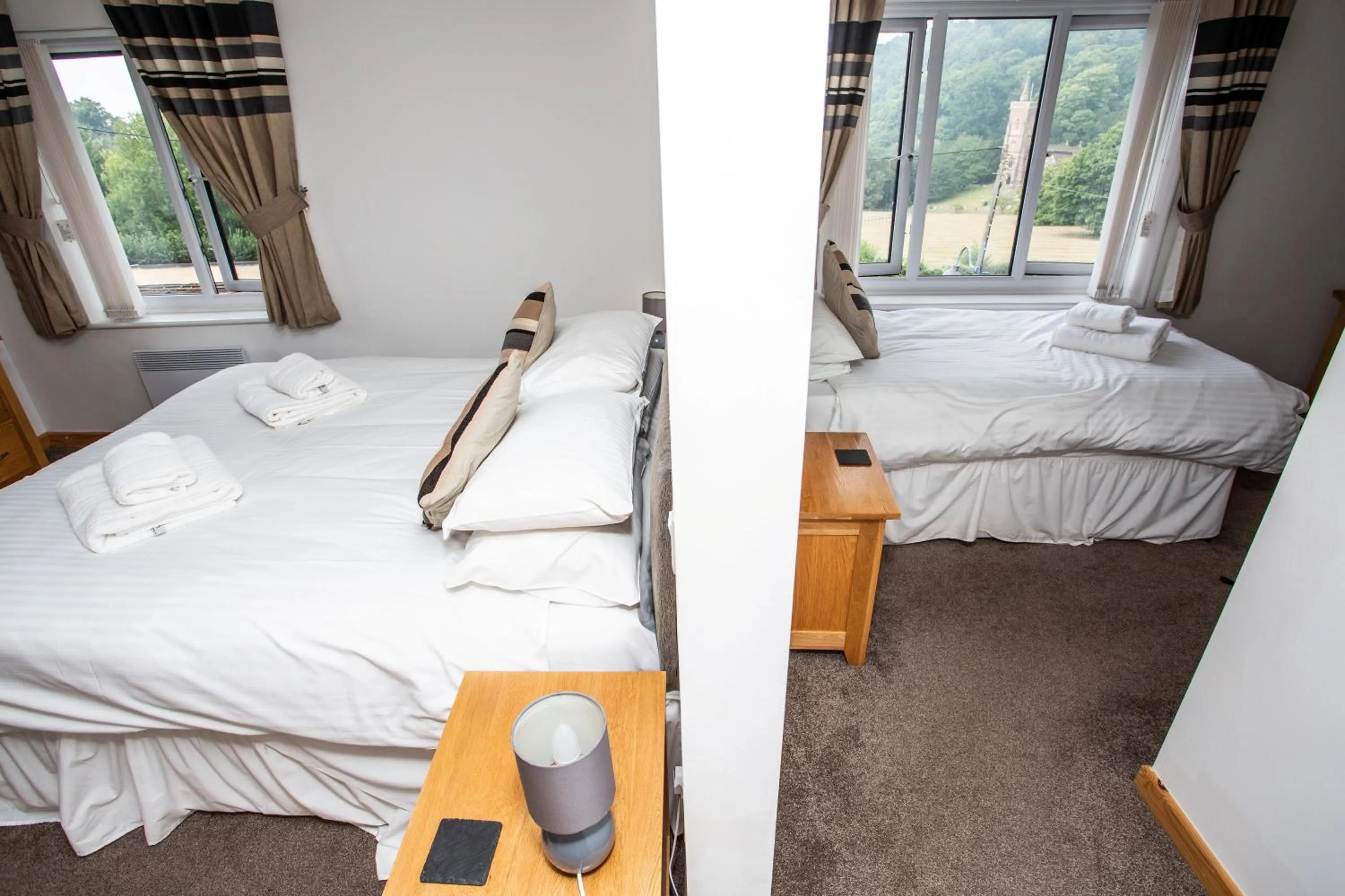 Bedroom, Bed in The Windmill Inn