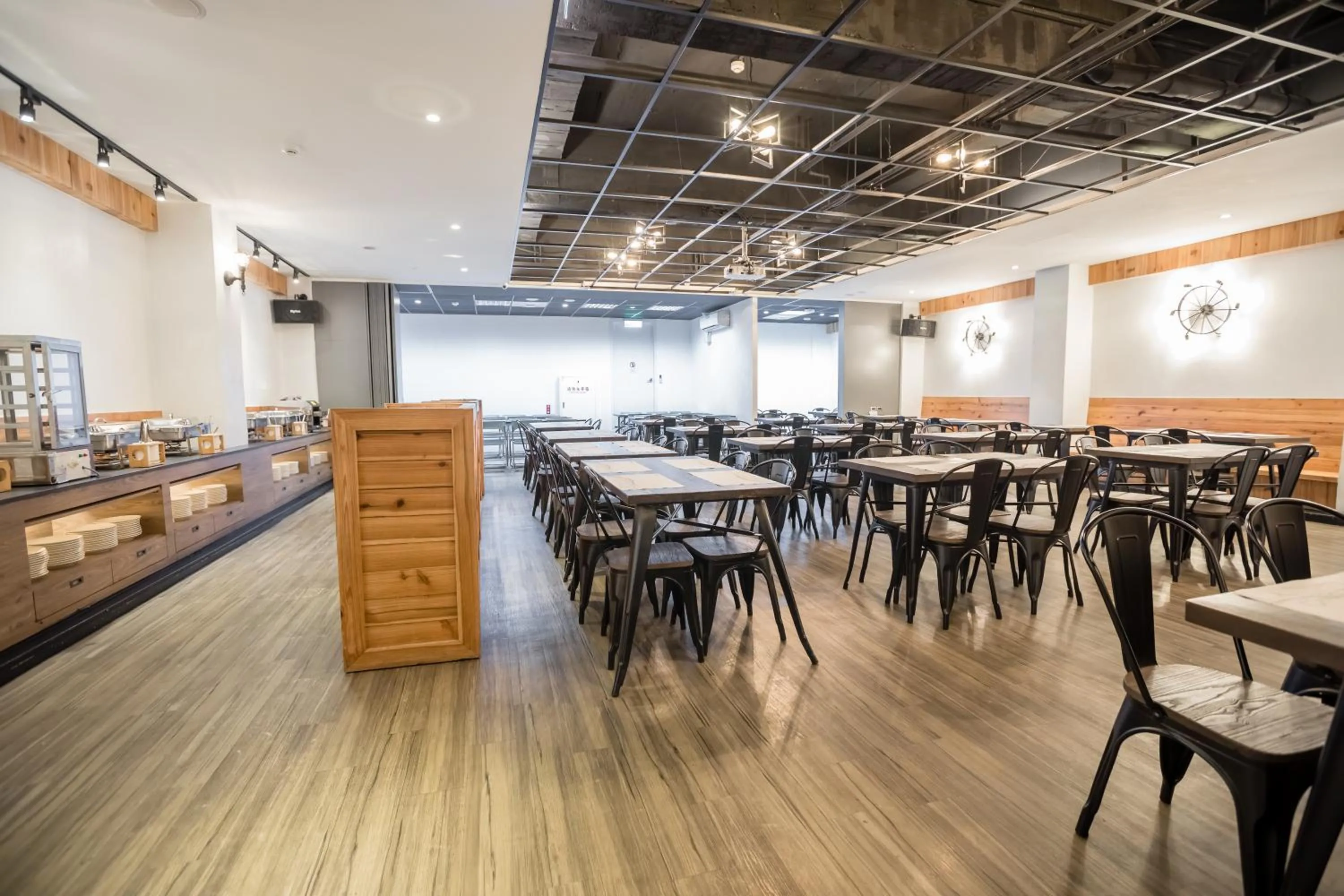 Restaurant/places to eat in Traveller Inn TieHua Cultural and Creative Hotel