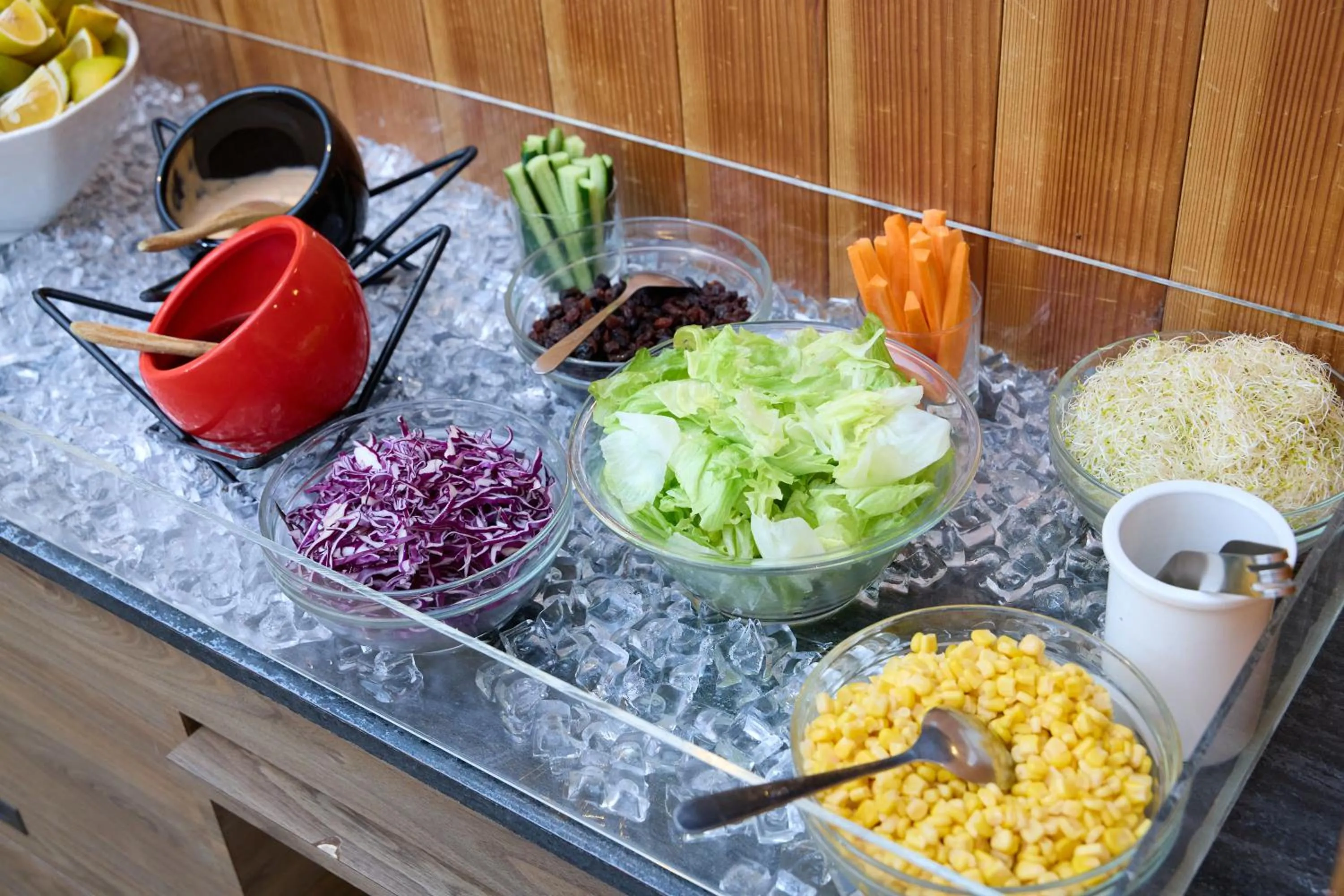 Buffet breakfast in Traveller Inn TieHua Cultural and Creative Hotel