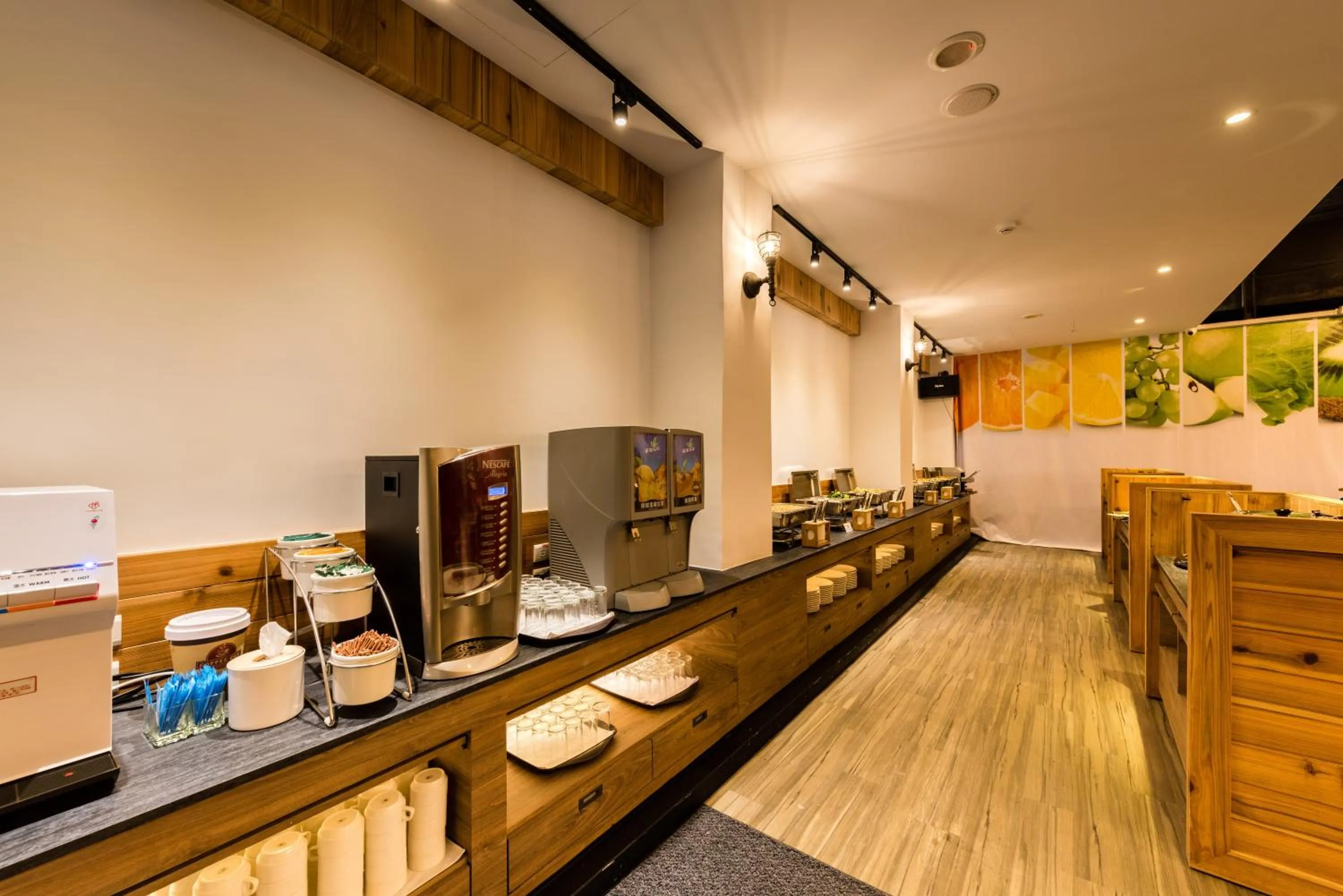 Restaurant/places to eat in Traveller Inn TieHua Cultural and Creative Hotel