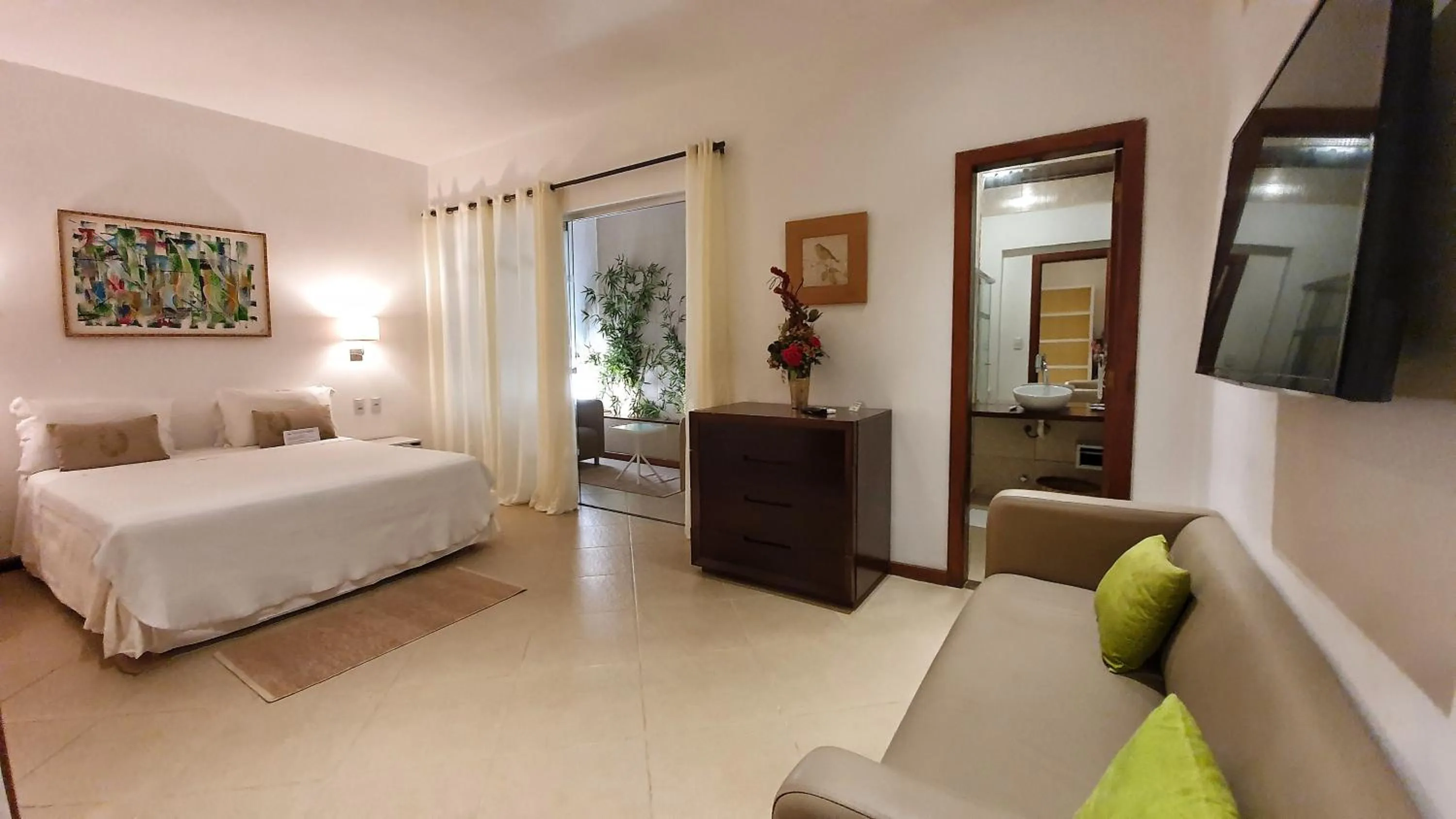 Photo of the whole room, Bed in Charme Pousada Boutique & Spa