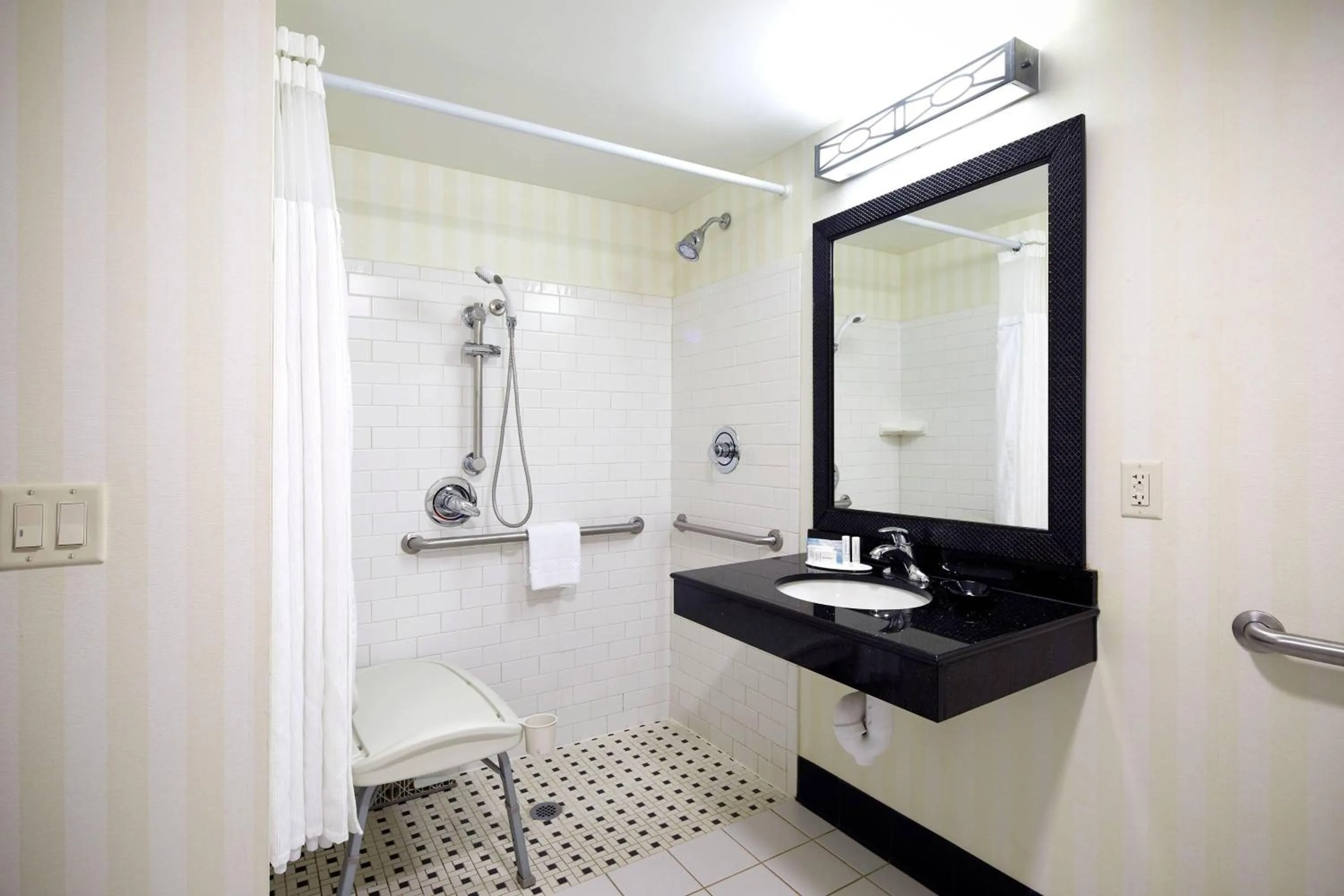 Bathroom in Fairfield Inn and Suites Columbus Polaris