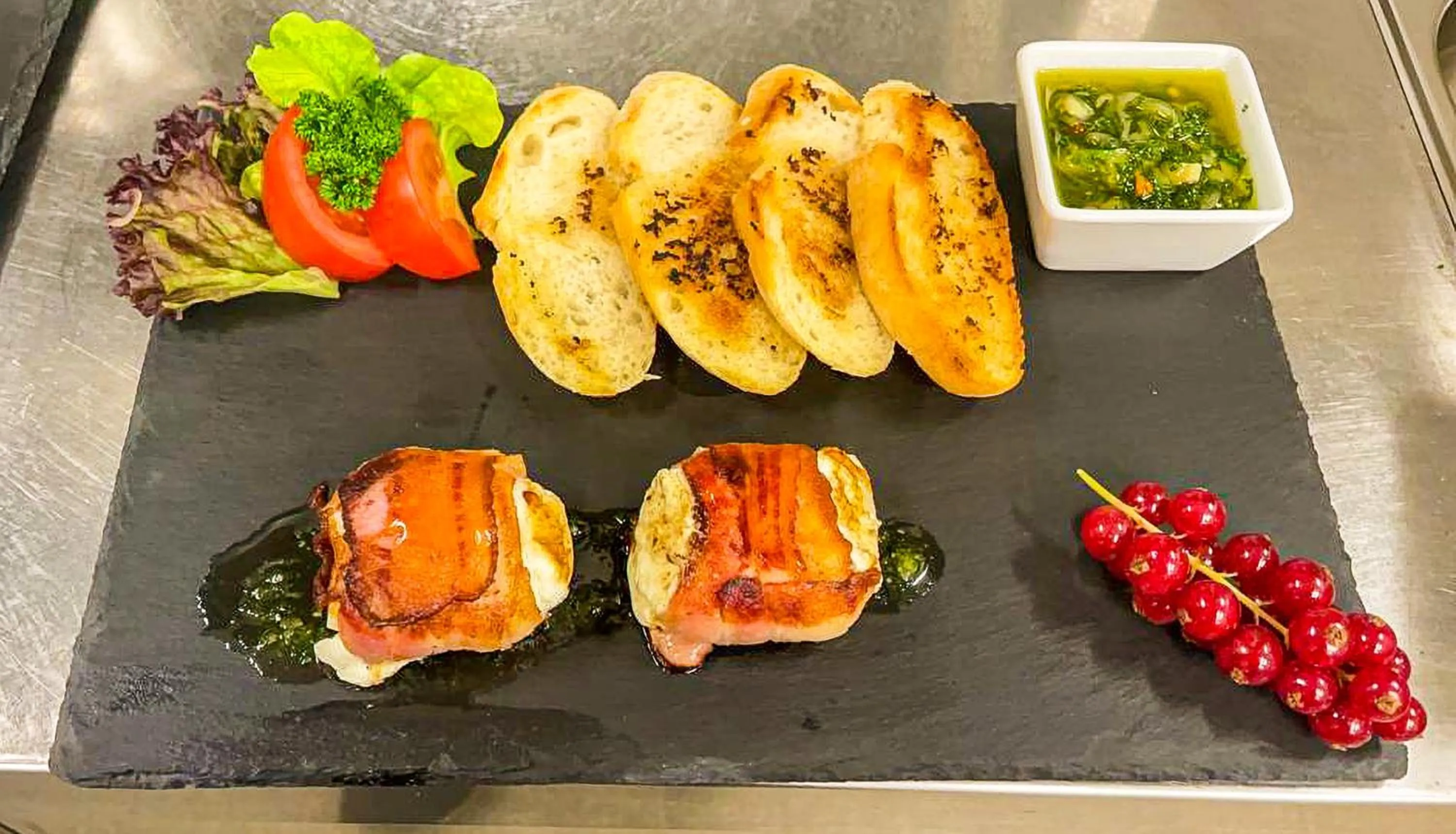 Restaurant/places to eat in Hotel und Restaurant Nehrener Hof