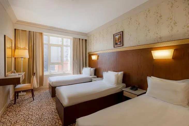 Photo of the whole room in Dhiafat Al Raja Hotel