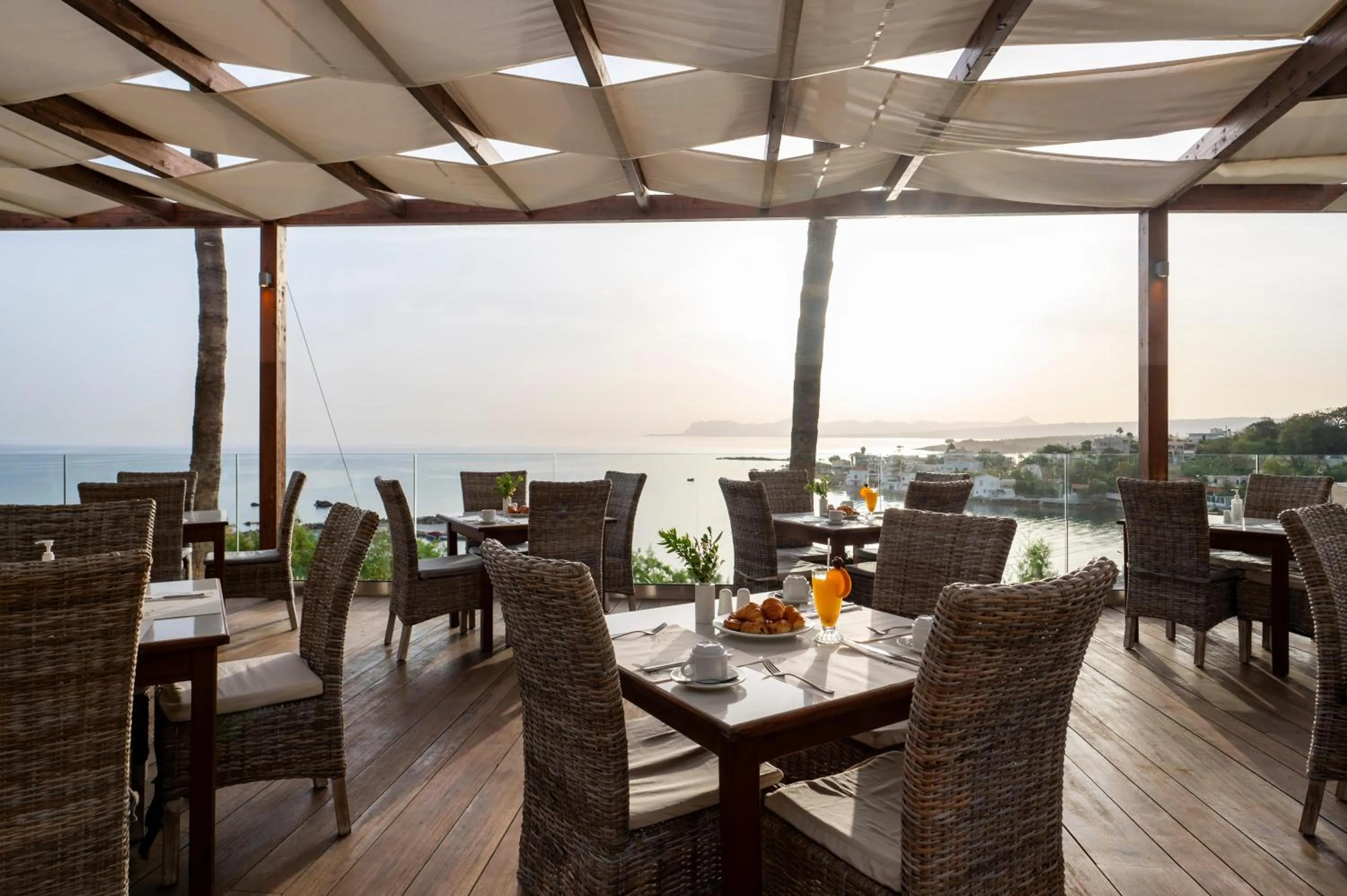 Restaurant/places to eat in Leptos Panorama Hotel