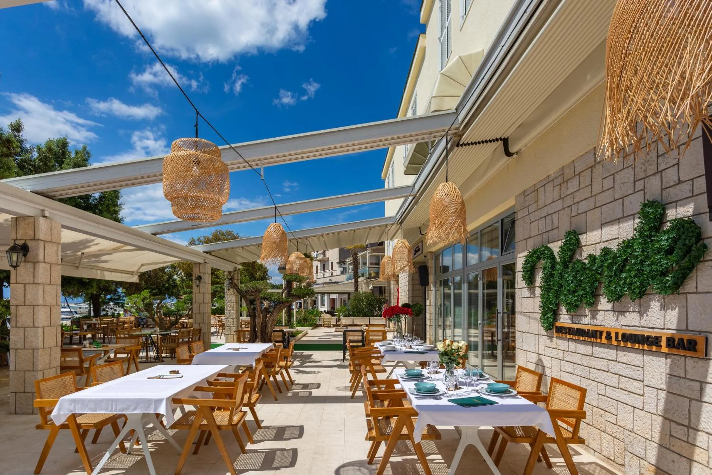 Restaurant/places to eat in Hotel Adria