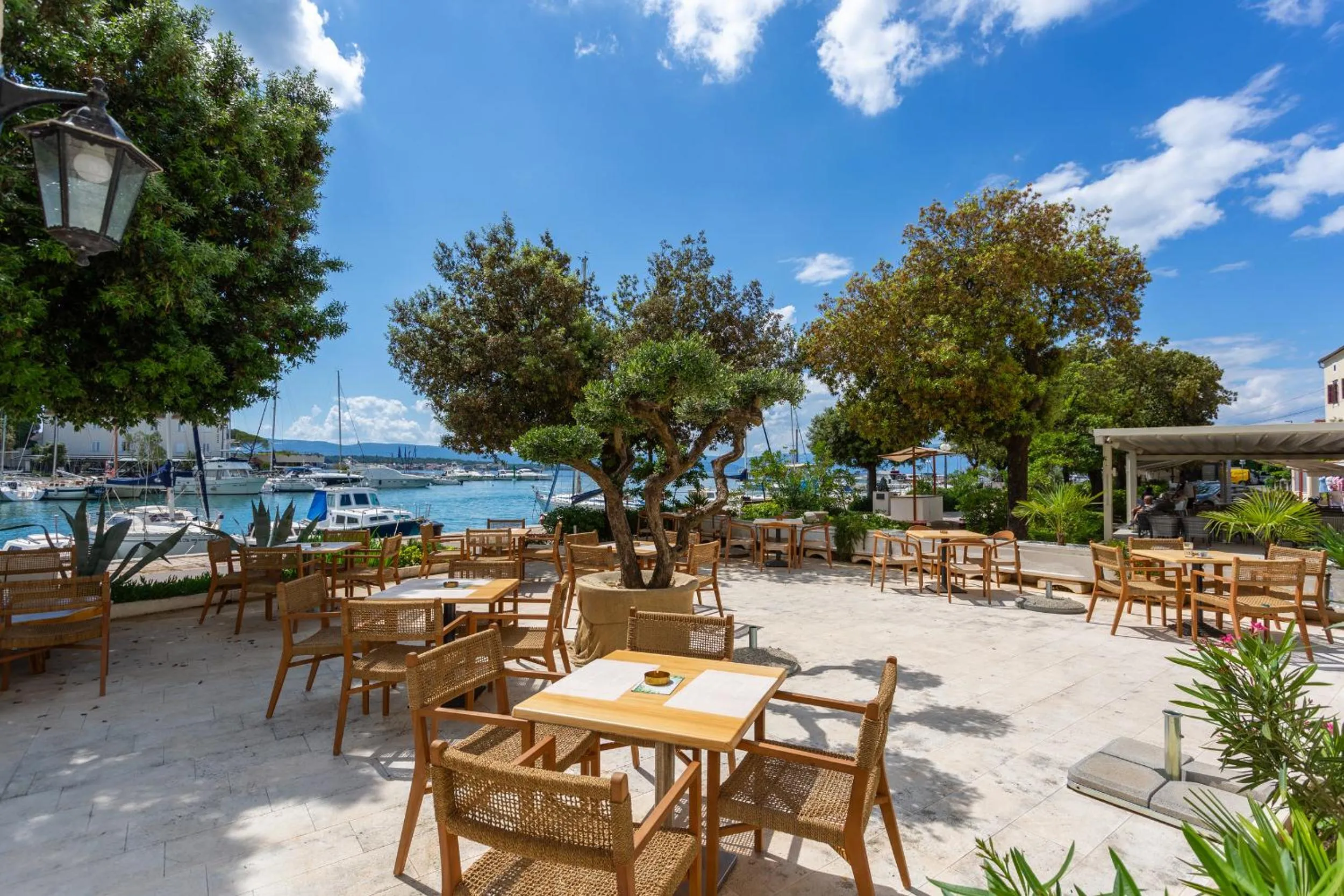 Patio in Hotel Adria