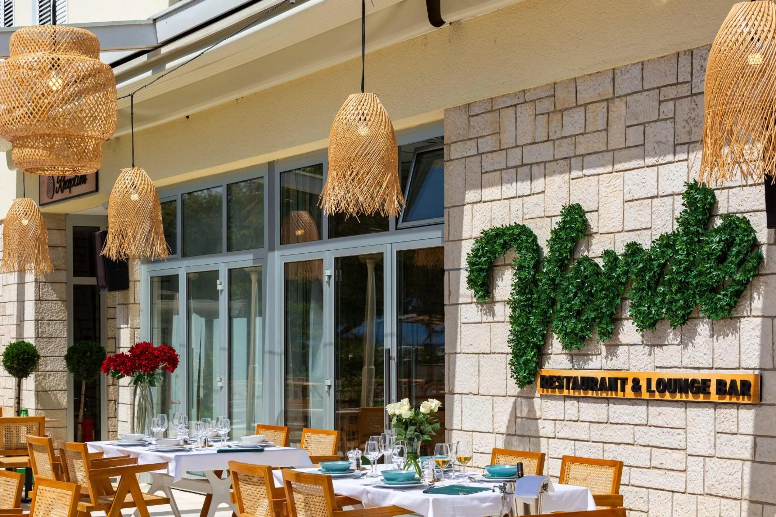 Restaurant/places to eat in Hotel Adria