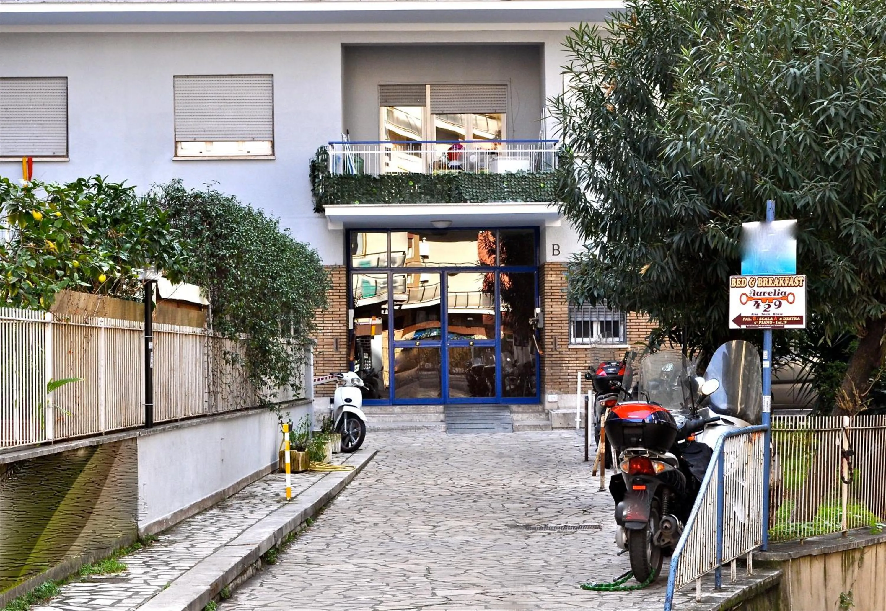 Facade/entrance in Aurelia 429 Fine Town House