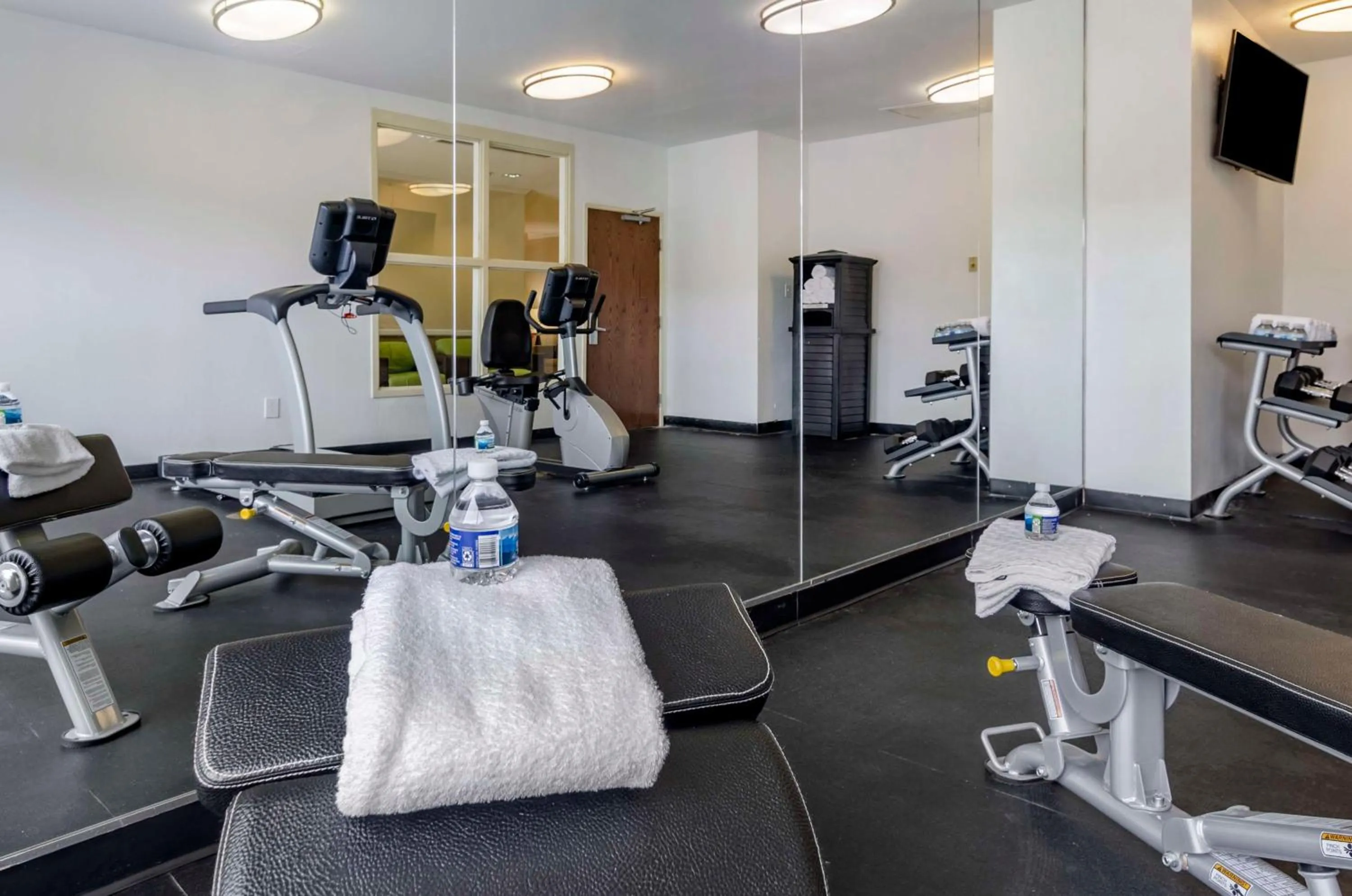 Fitness centre/facilities in The Capitol Hotel