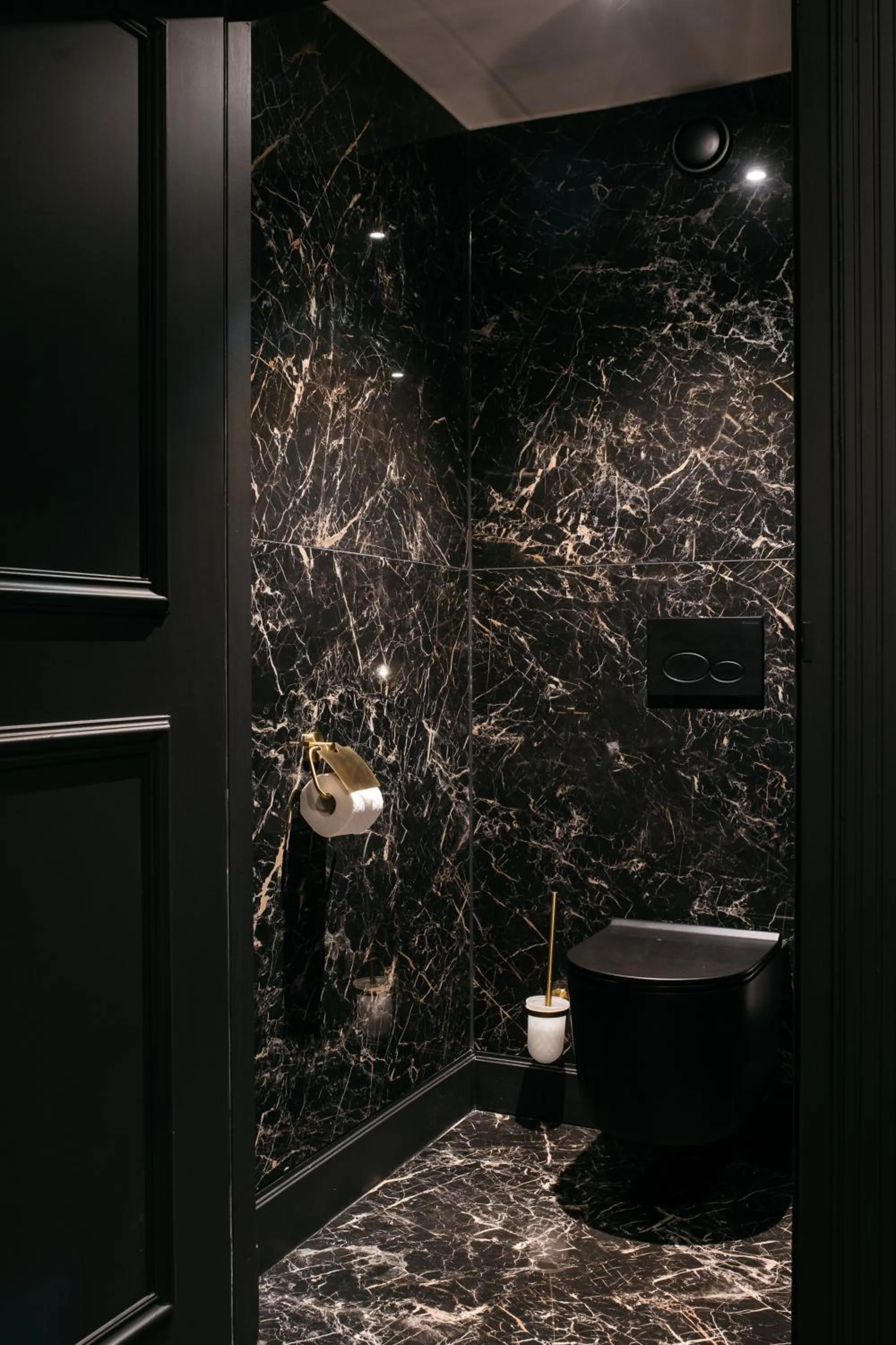 Toilet in Hotel Britannique