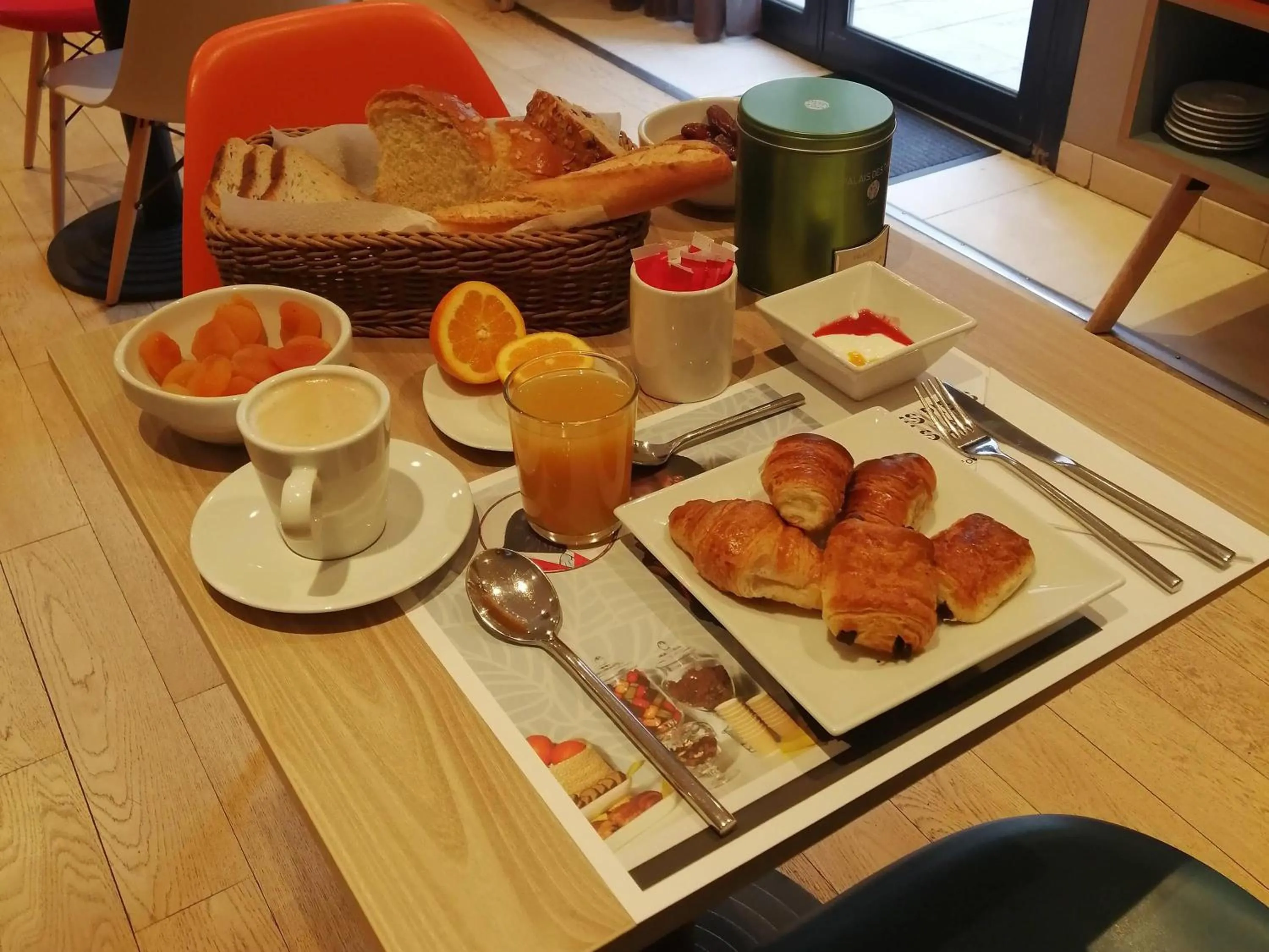 Breakfast in ibis Styles Bourg La Reine