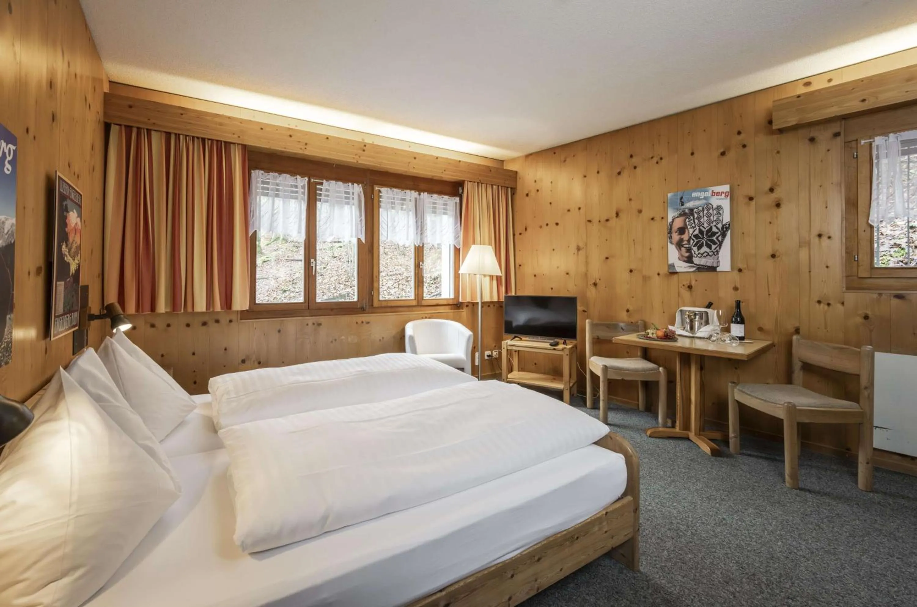 Photo of the whole room, Bed in Hotel Restaurant Bänklialp