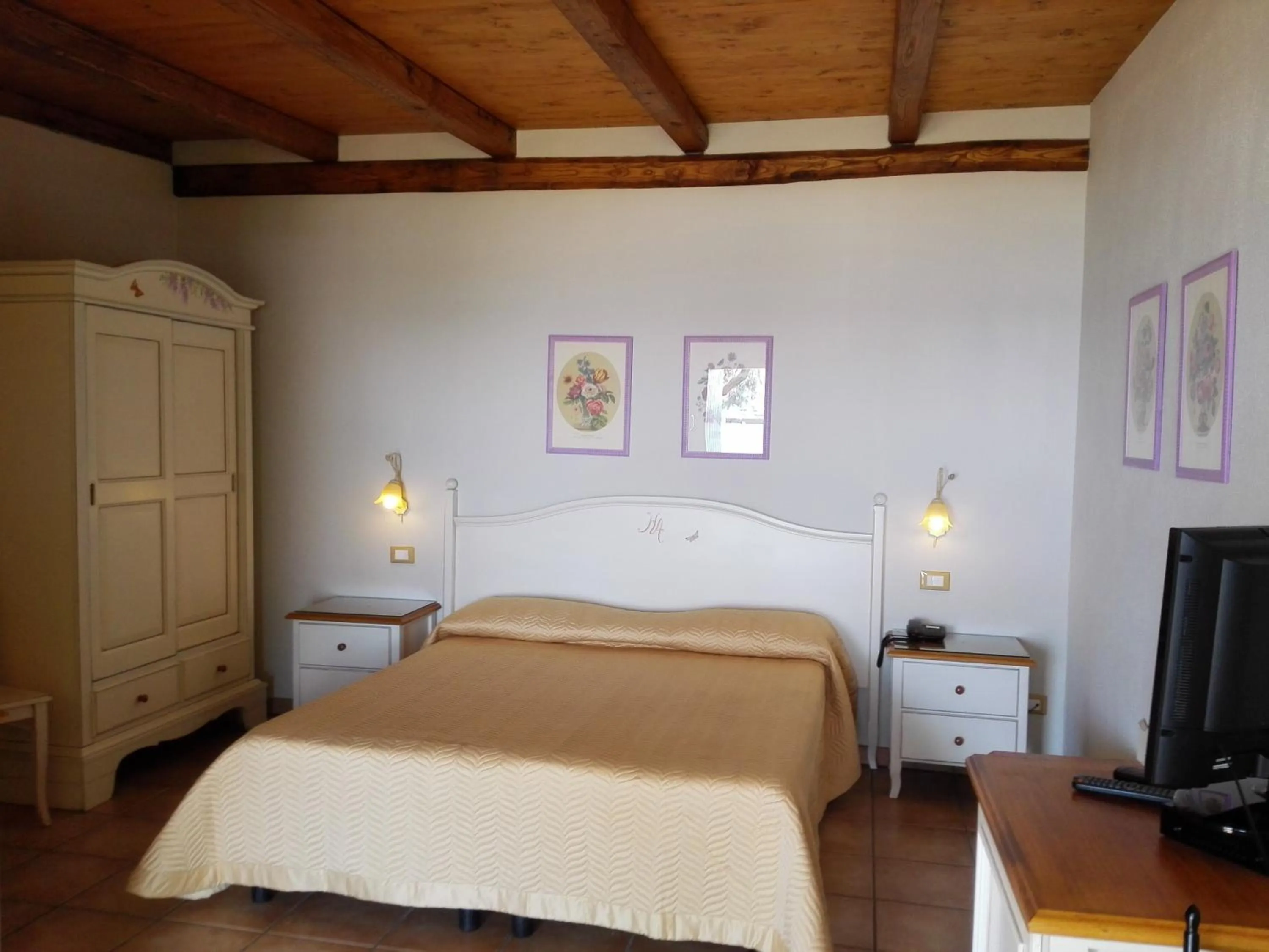 Bed in Hotel Acquasanta