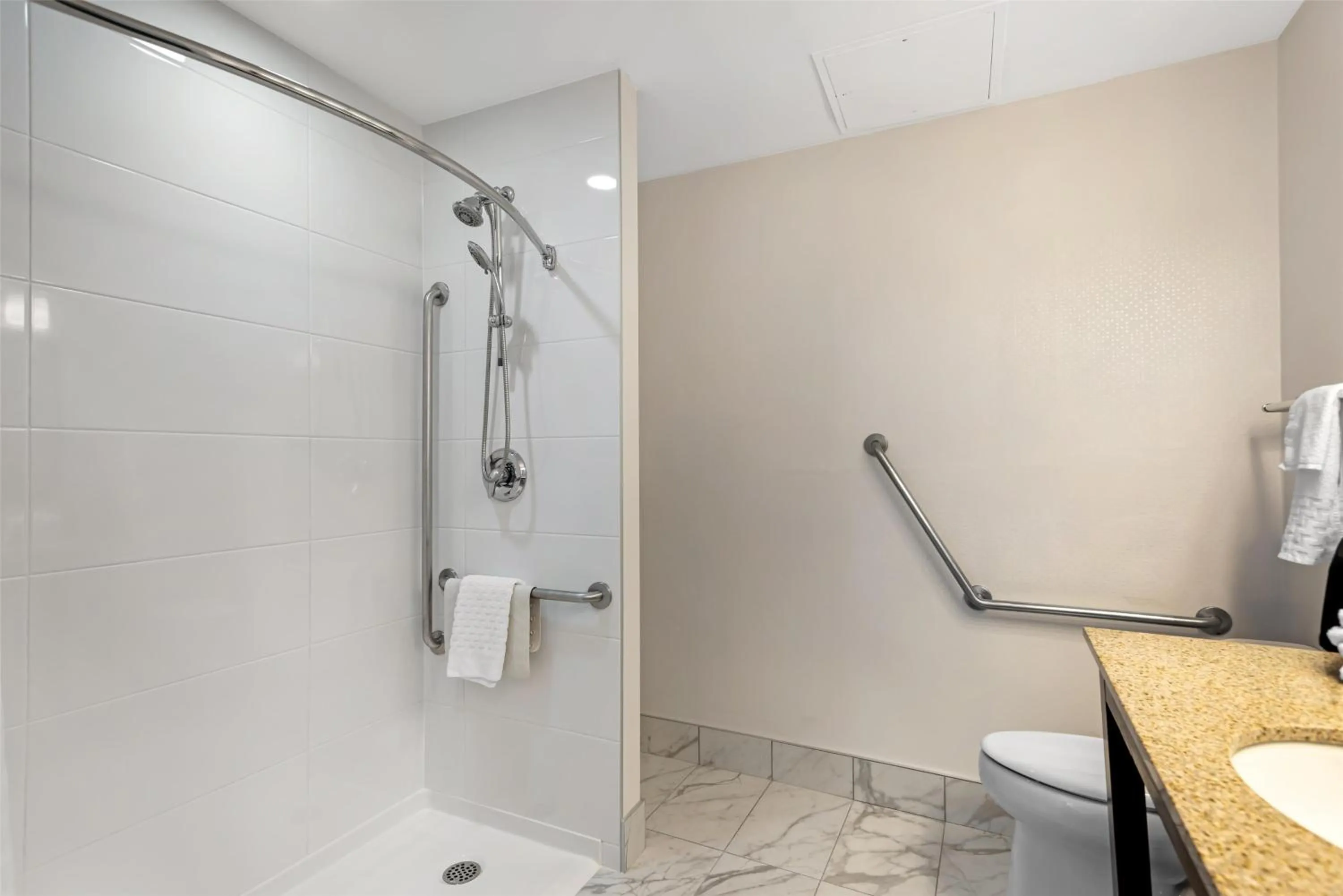 Bathroom in Best Western Plus Suites Downtown Calgary