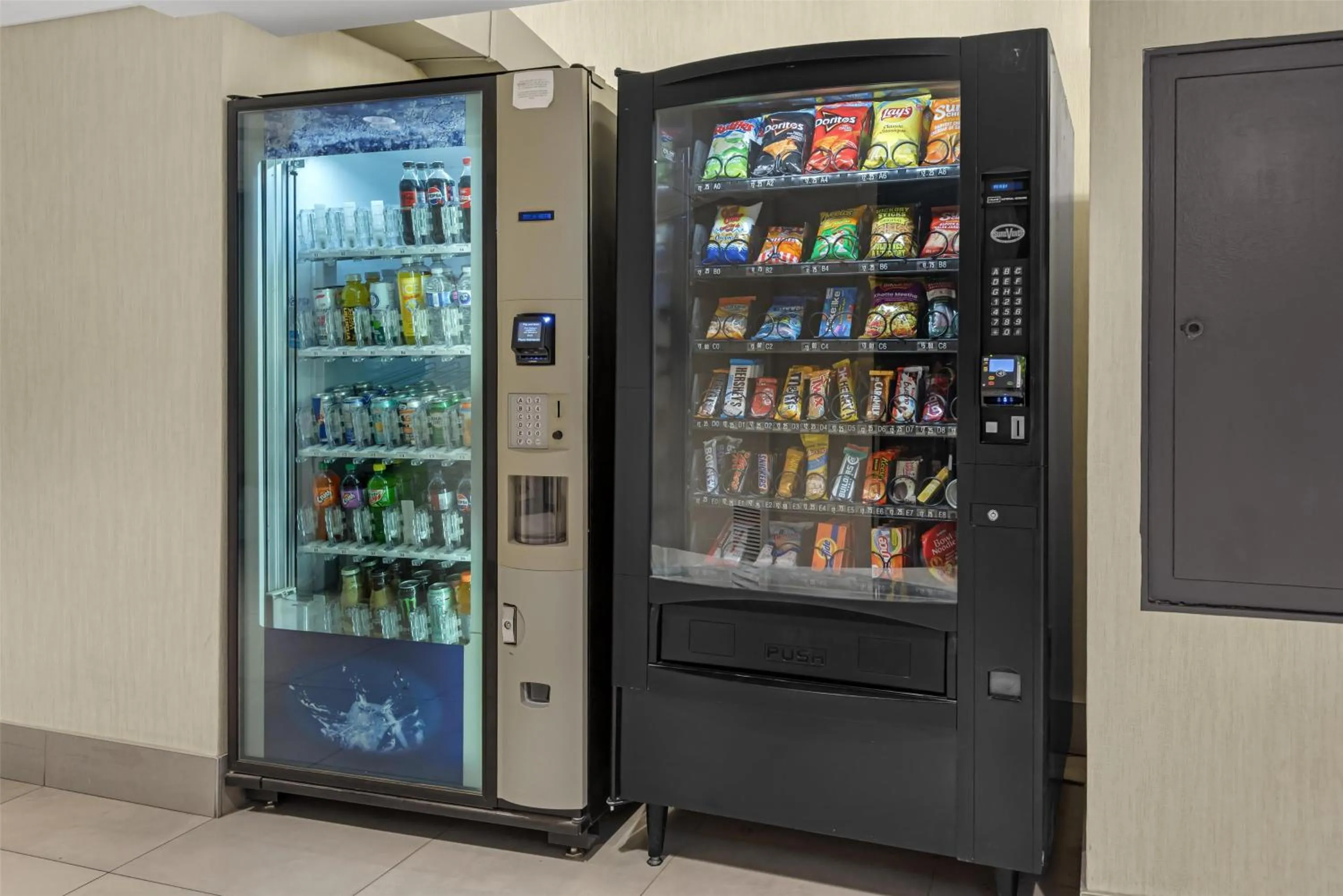 Property building in Best Western Plus Suites Downtown Calgary