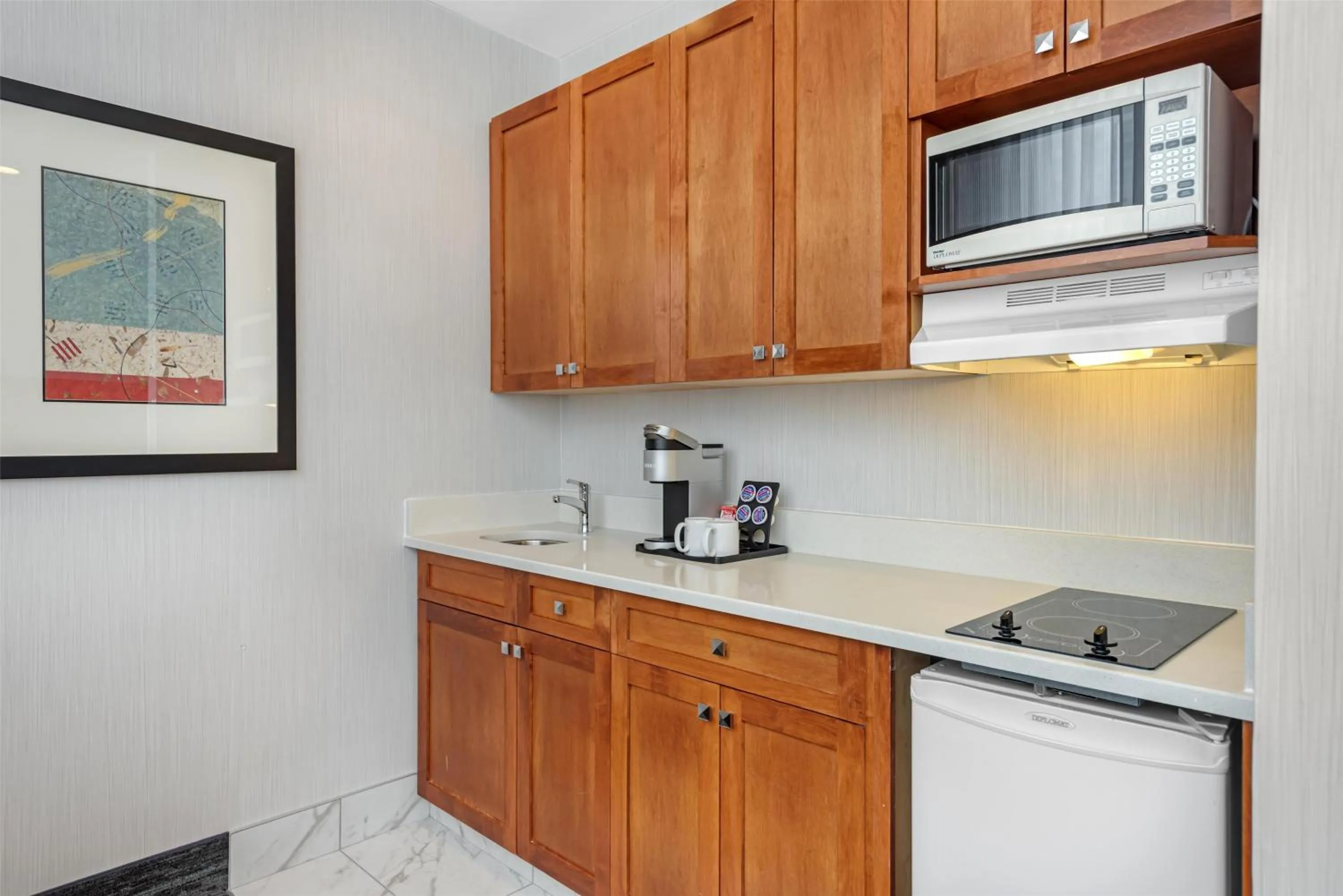 Bedroom in Best Western Plus Suites Downtown Calgary