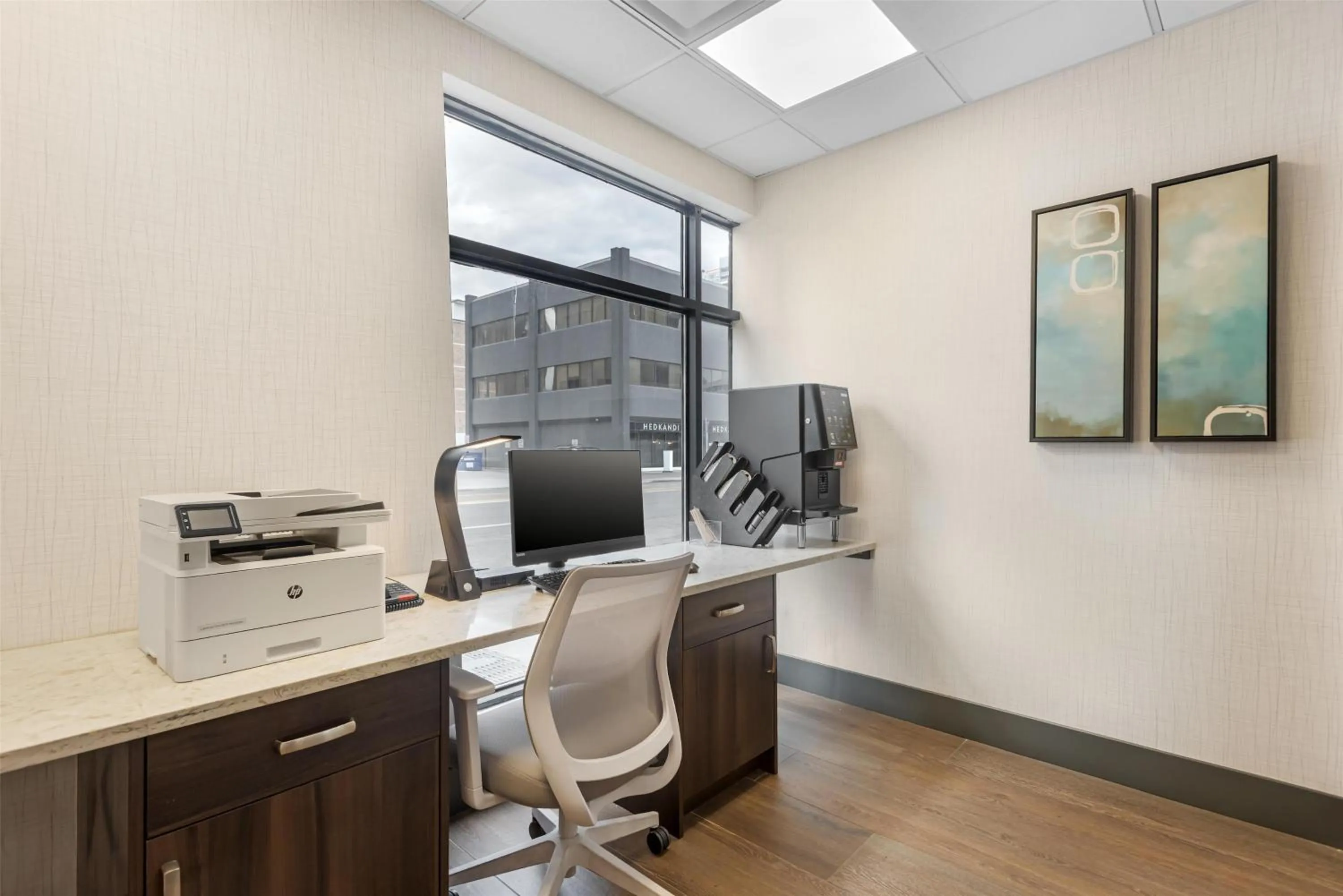 Business facilities in Best Western Plus Suites Downtown Calgary