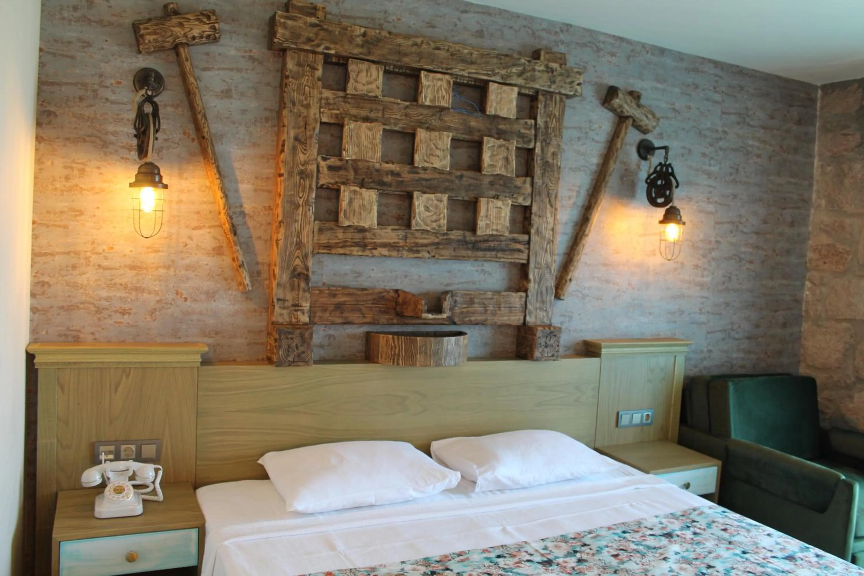 Photo of the whole room, Bed in Assos Zeyti̇n Han Special Class Hotel Adults only 12