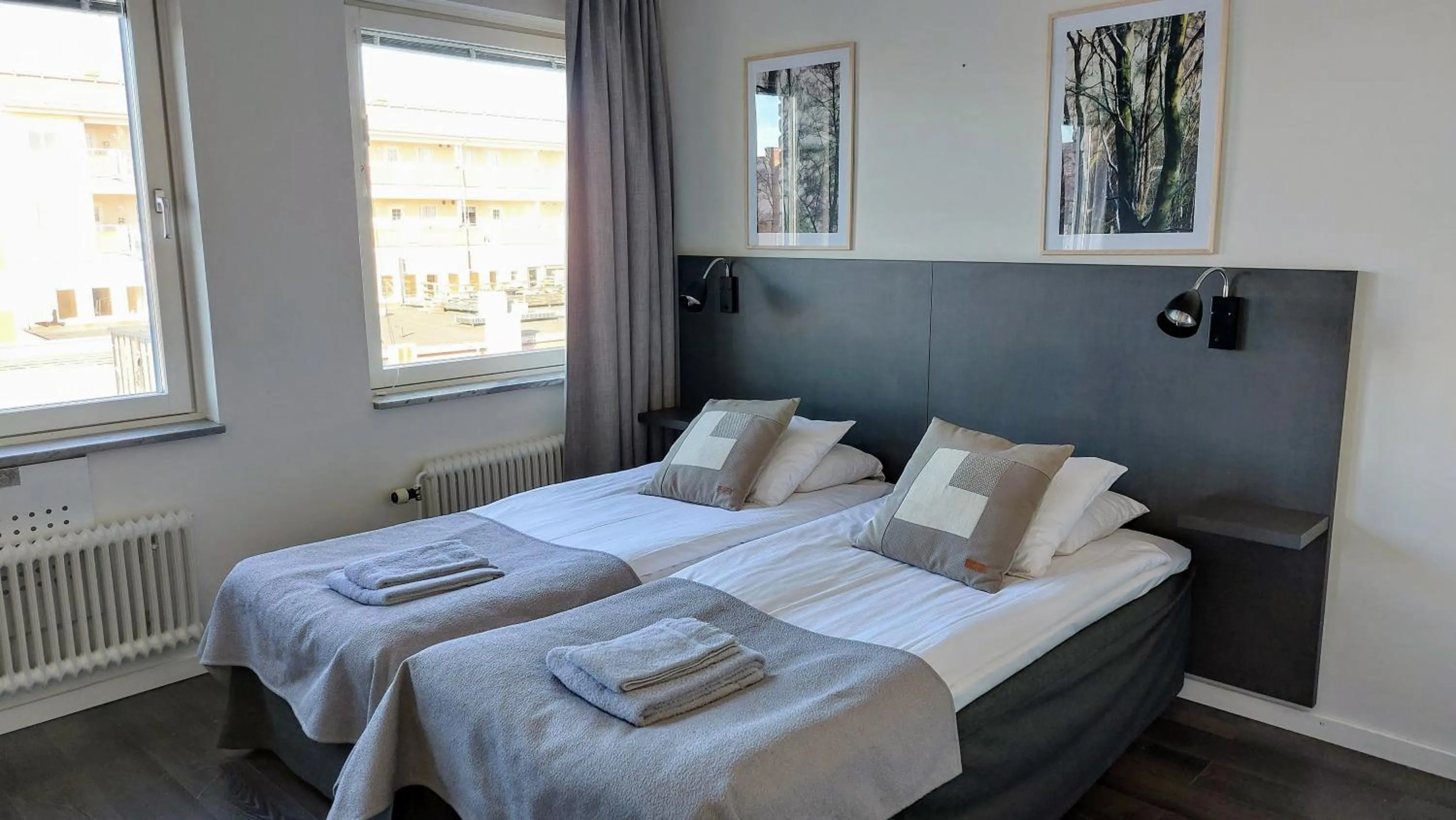 Bed in Hotel Bishops Arms Mora