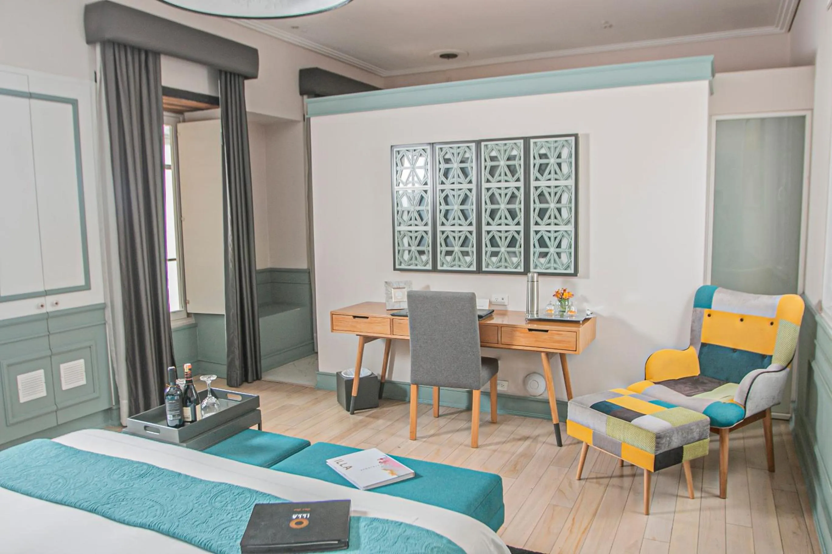 Photo of the whole room, Bed in Illa Experience Hotel