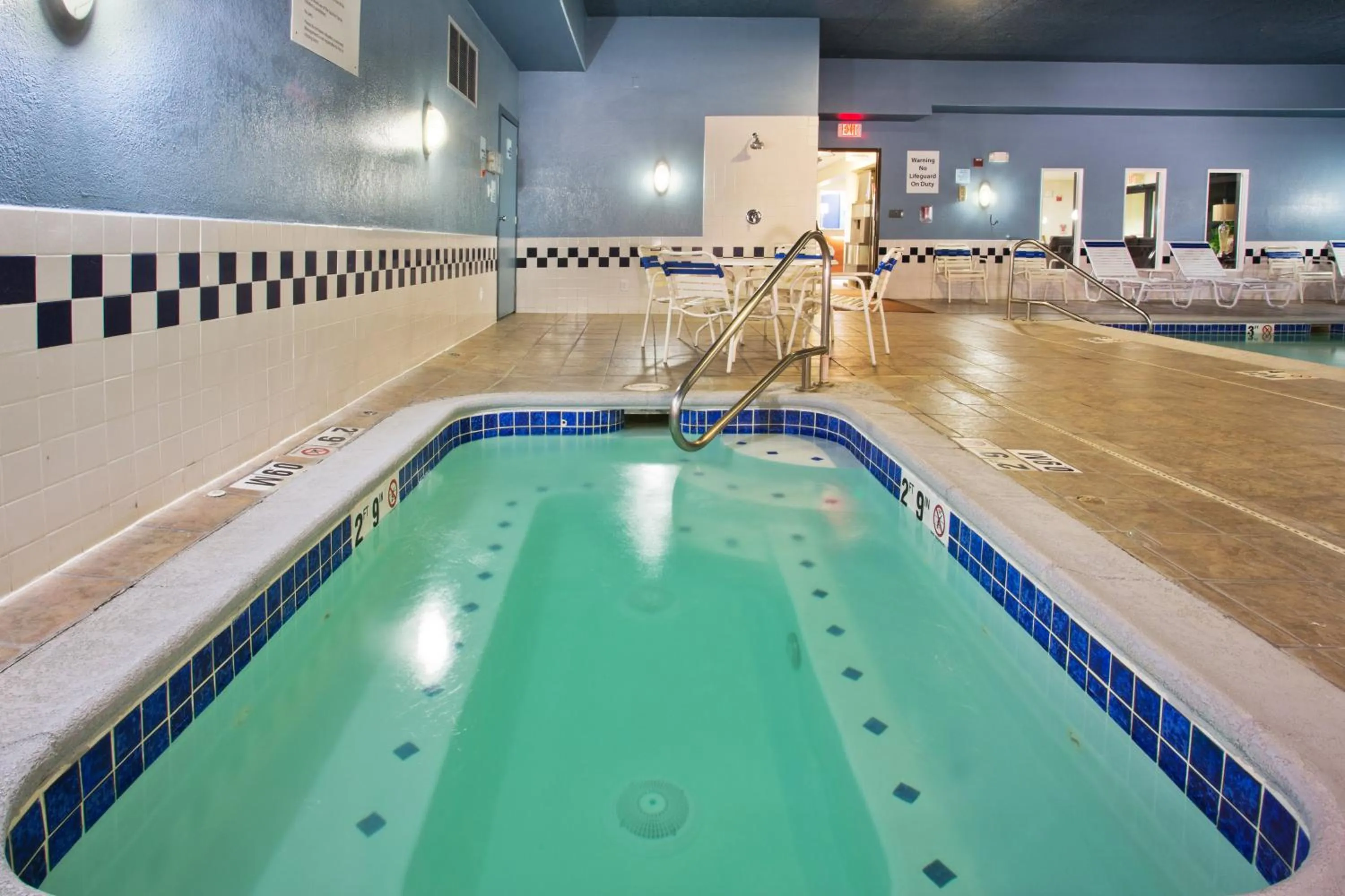 Swimming pool in Holiday Inn Express Pendleton by IHG