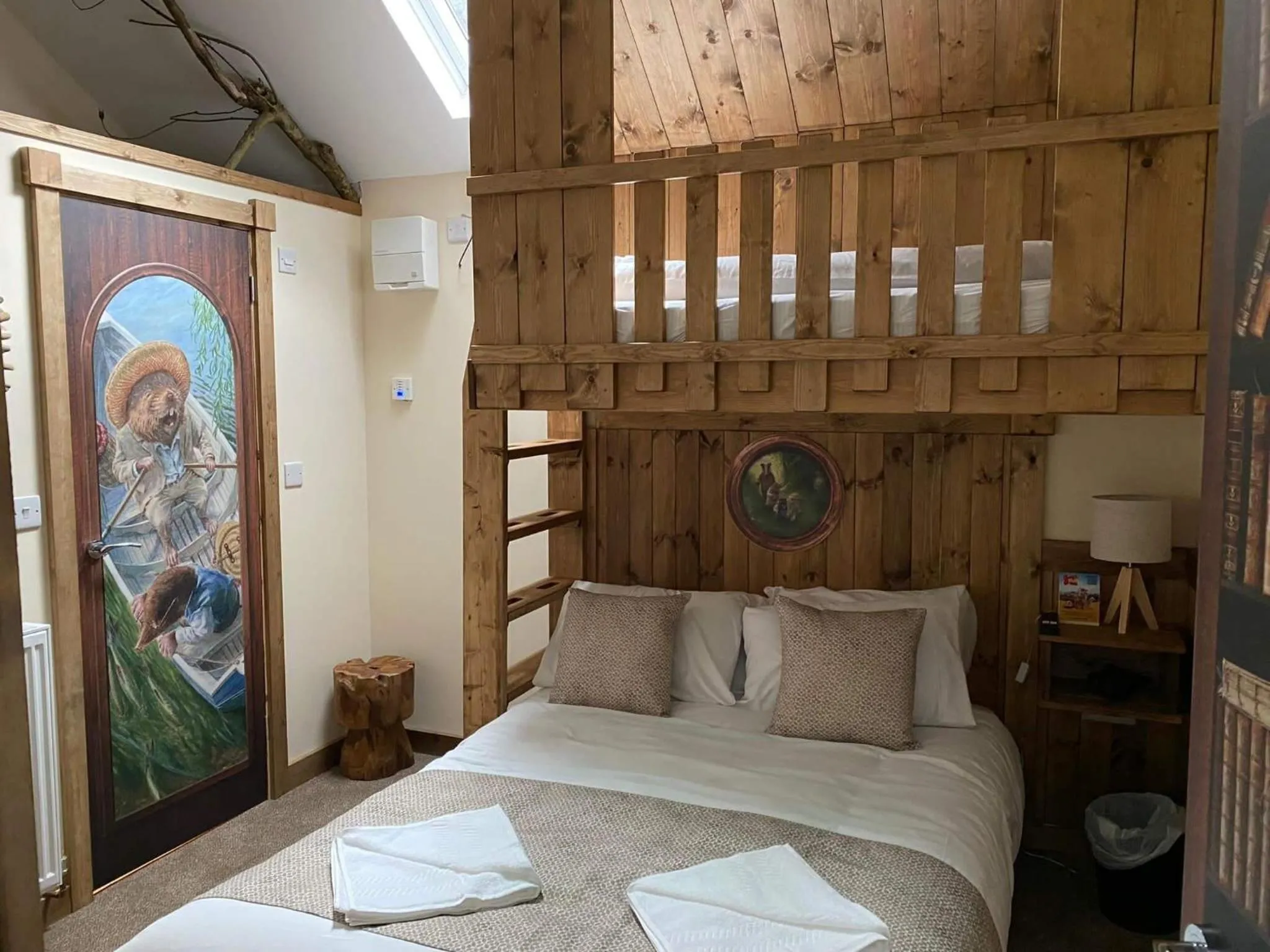 Bedroom, Bed in Explorers Retreat Matlock Bath