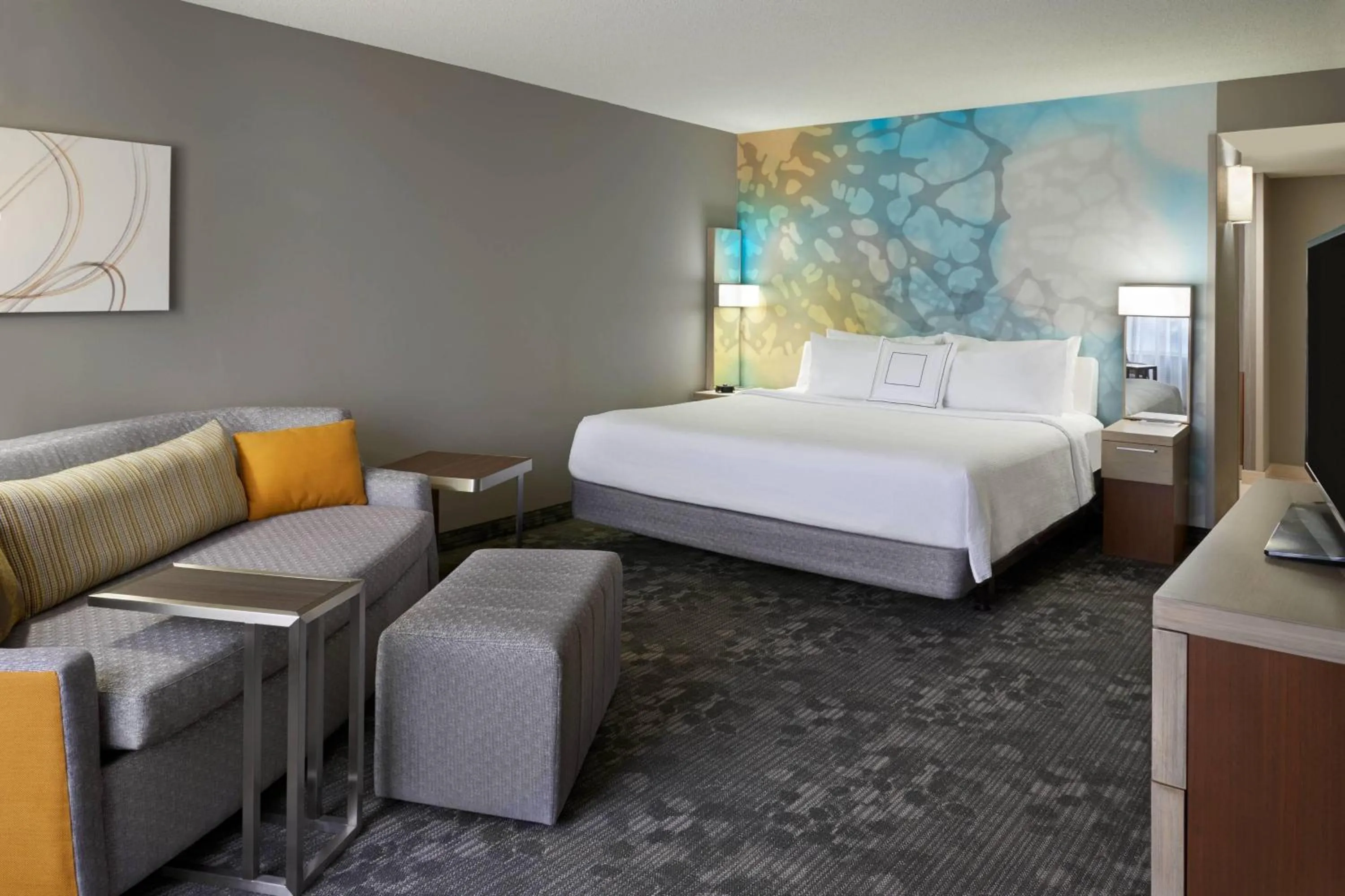 Bedroom, Bed in Courtyard by Marriott Toronto Airport