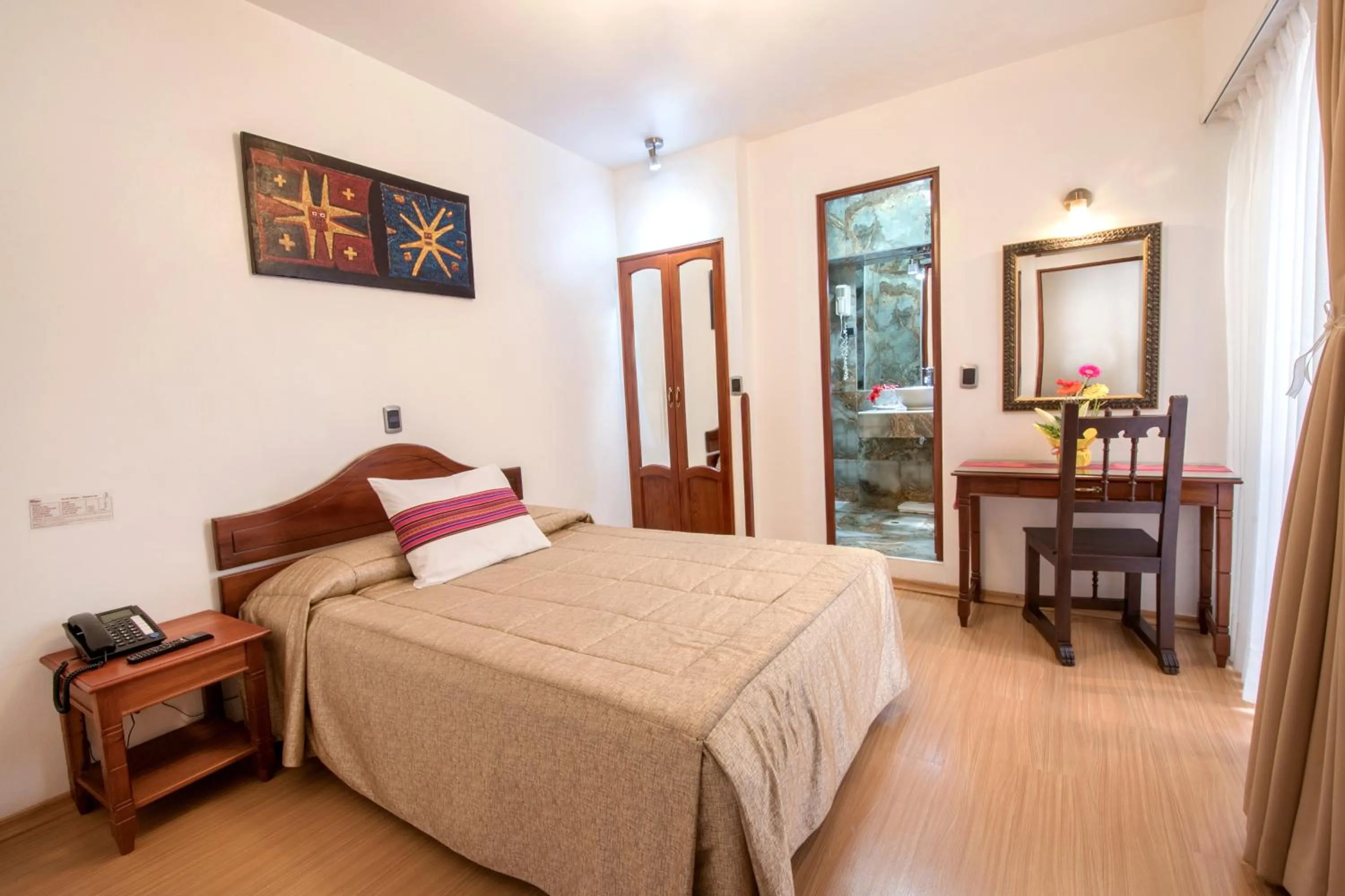 Bathroom, Bed in Hotel Ruinas