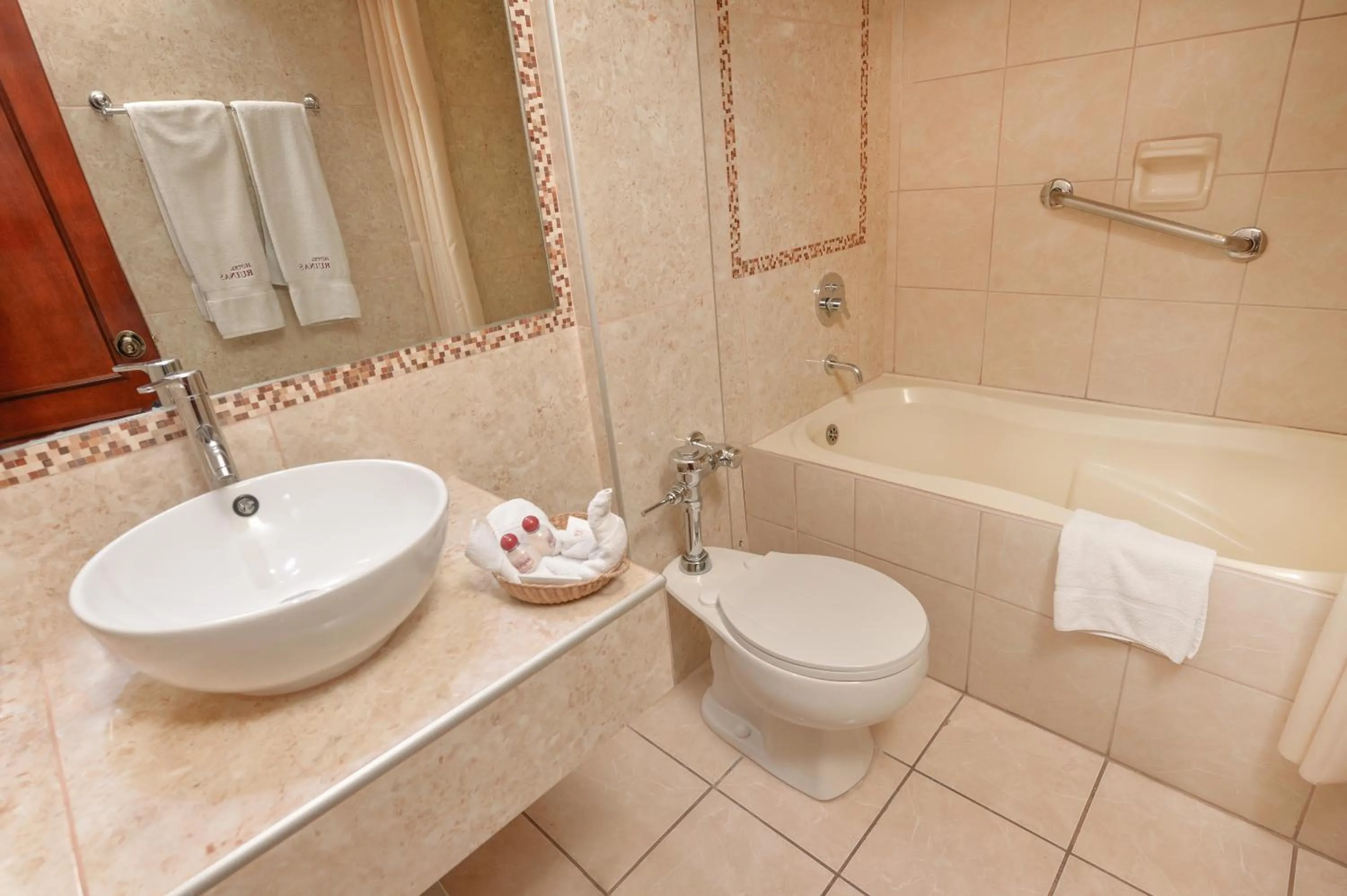 Bathroom in Hotel Ruinas