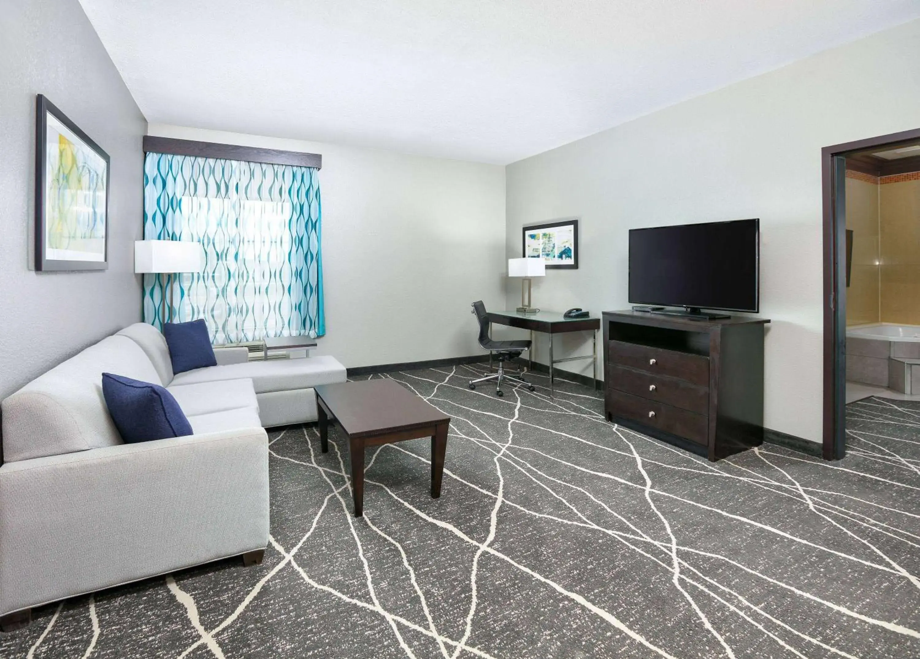 Deluxe King Suite - Non-Smoking in La Quinta by Wyndham Little Rock - Bryant Deluxe King Suite - Non-Smoking in La Quinta by Wyndham Little Rock - Bryant