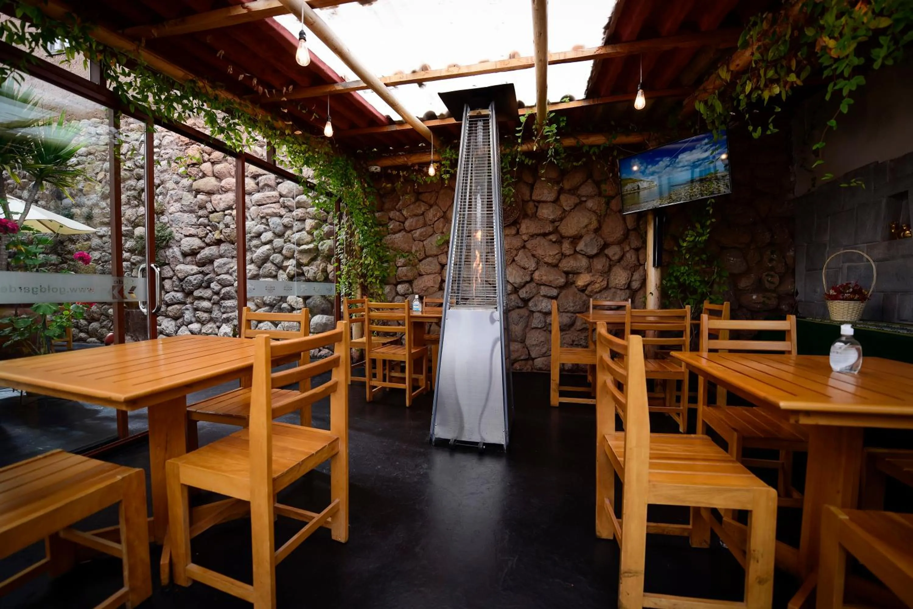 Restaurant/places to eat in Hotel Boutique Gold Garden