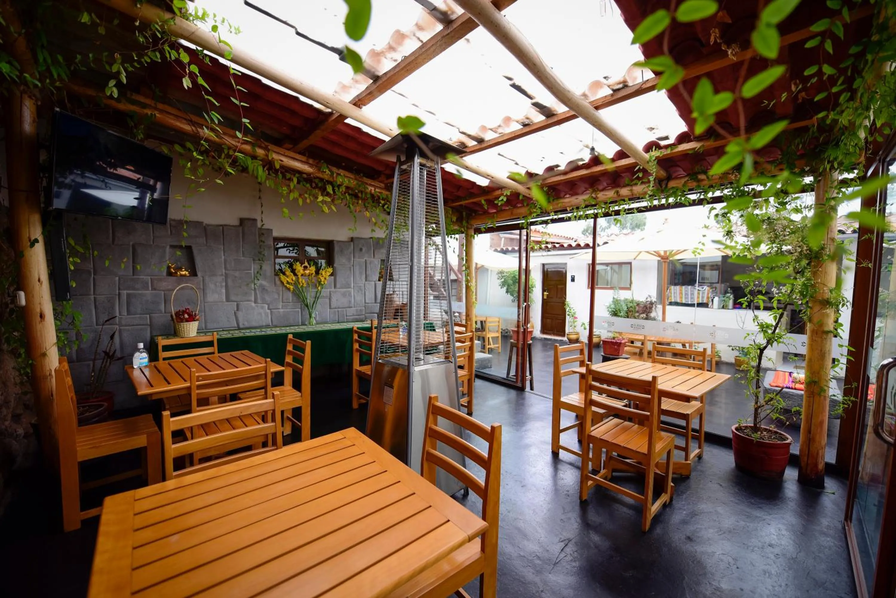 Restaurant/places to eat in Hotel Boutique Gold Garden