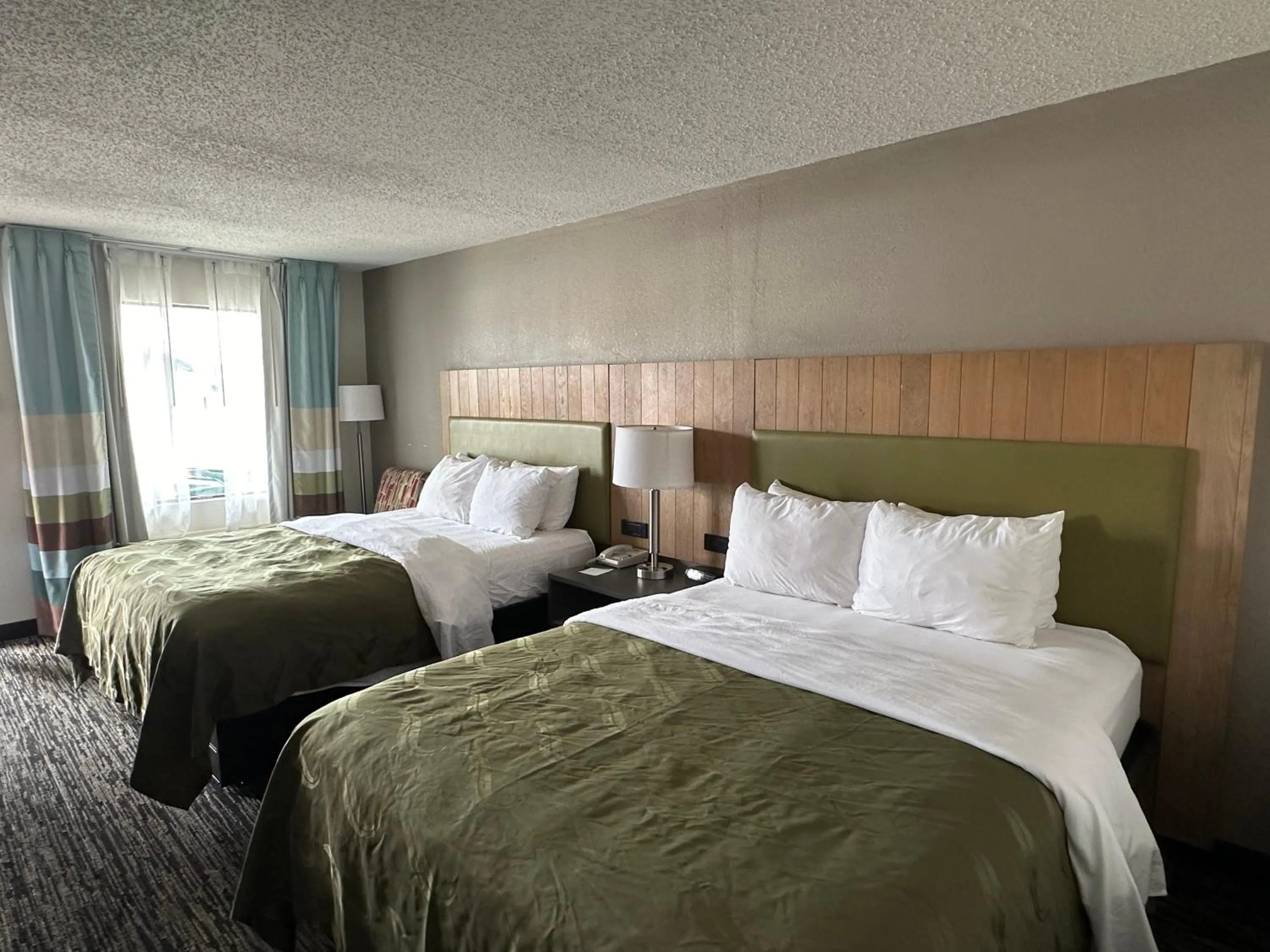 Guests, Bed in Quality Inn Calhoun North I-75