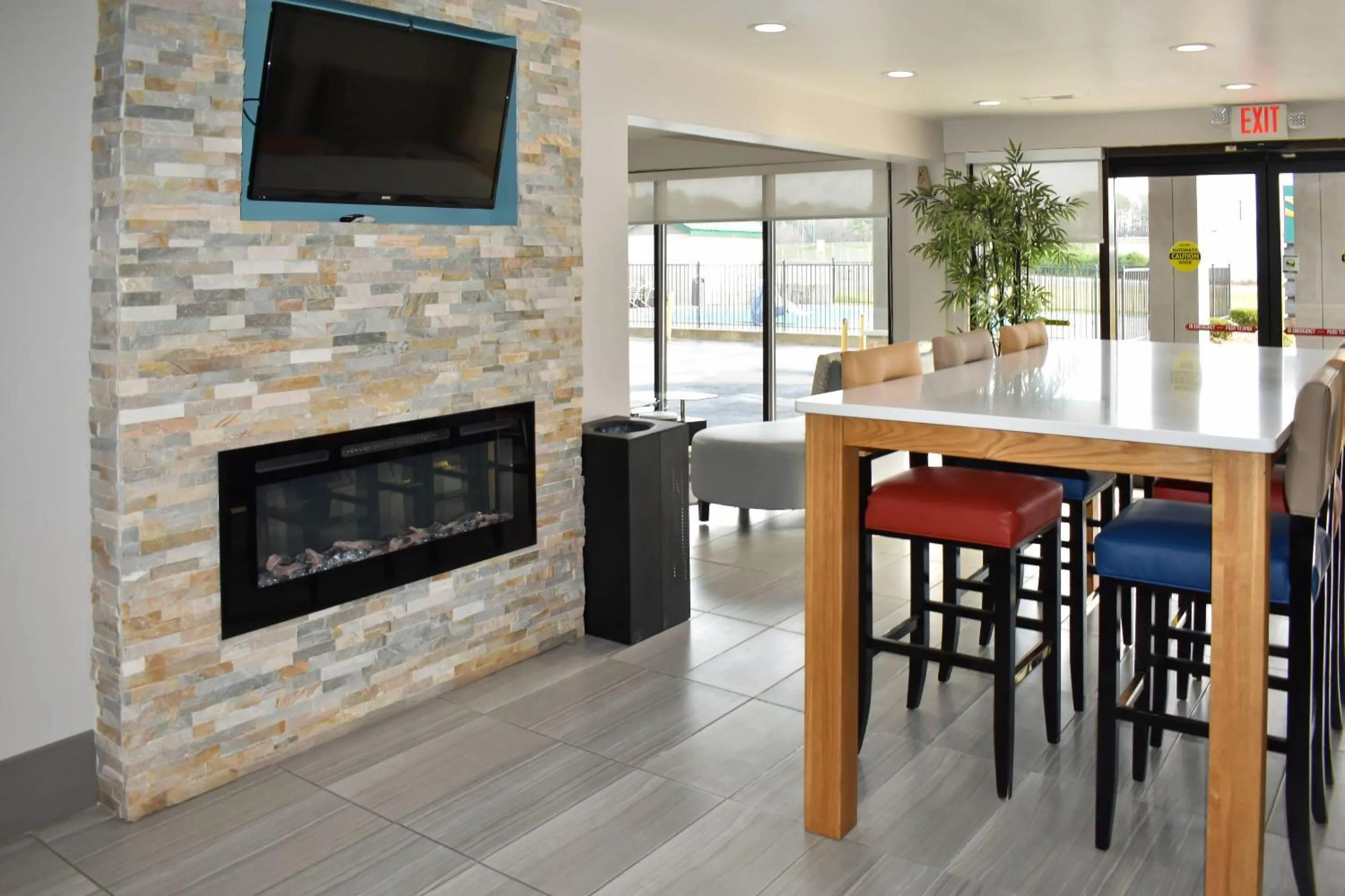 Lobby or reception in Quality Inn Calhoun North I-75