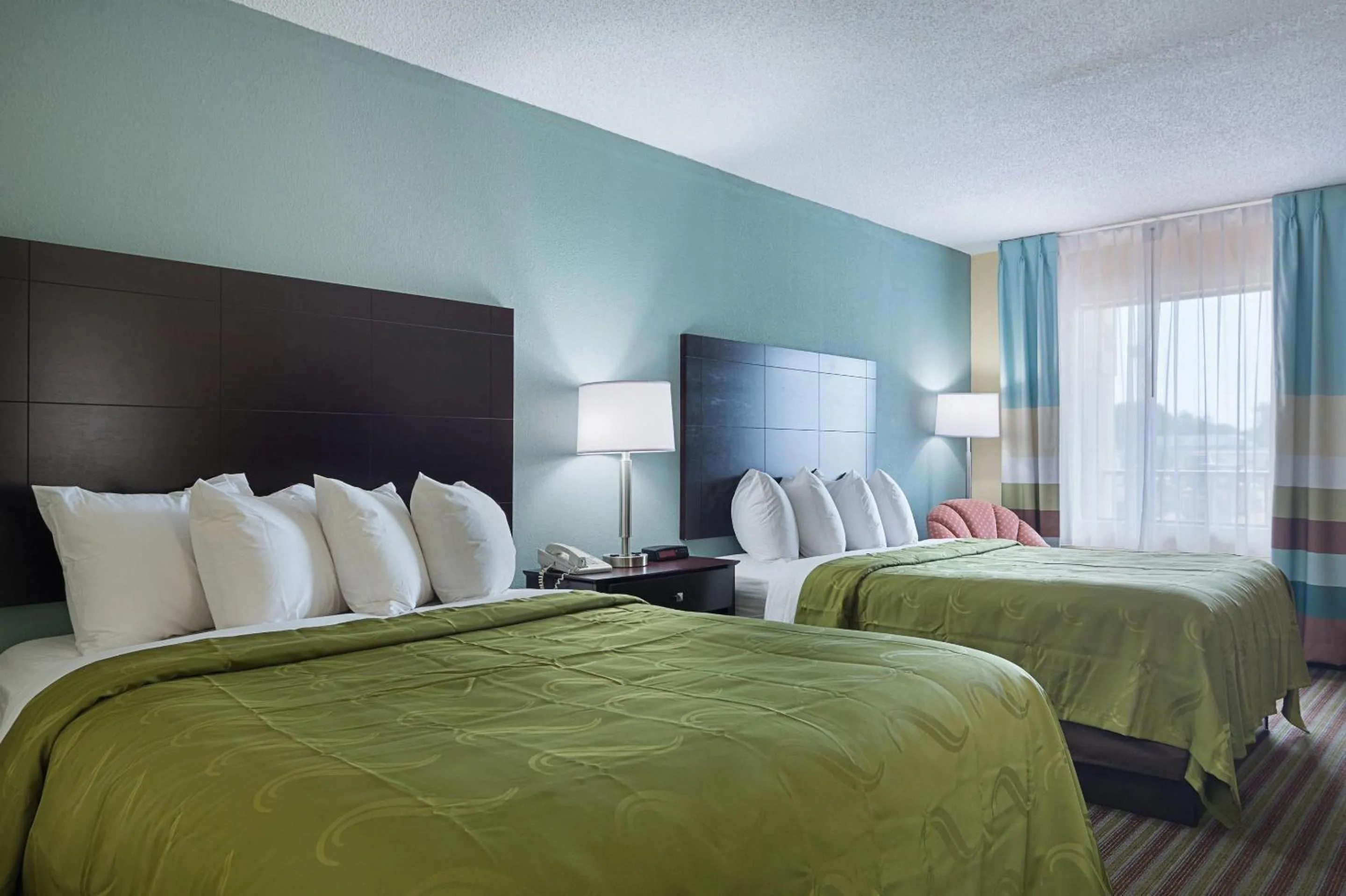 Bedroom, Bed in Quality Inn Calhoun North I-75