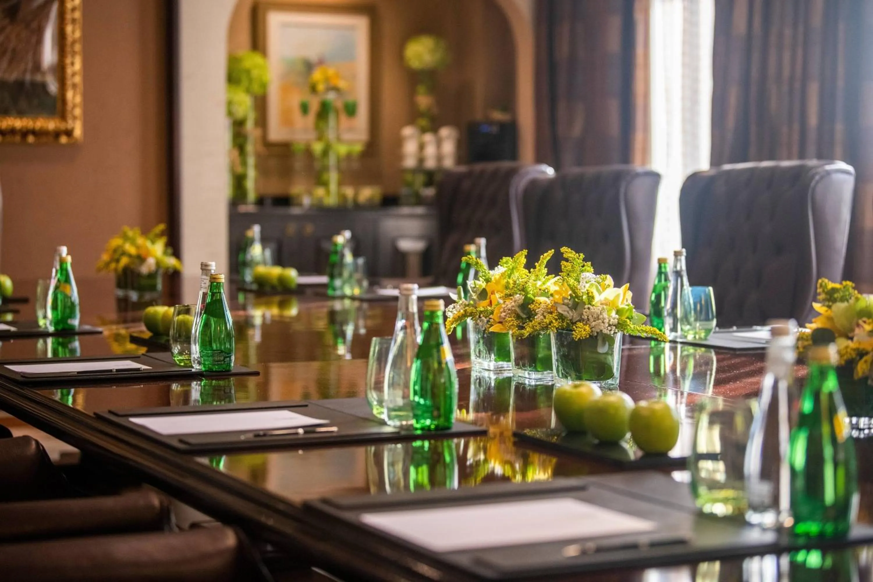 Meeting/conference room in Sharq Village & Spa, a Ritz-Carlton Hotel