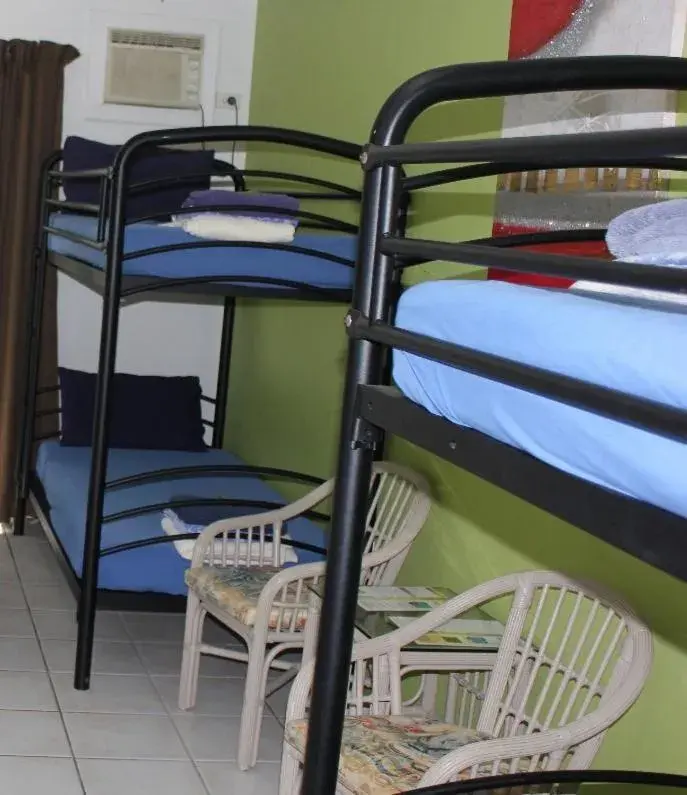 Family Room with Shared Bathroom in Bohemia Resort Cairns Family Room with Shared Bathroom in Bohemia Resort Cairns