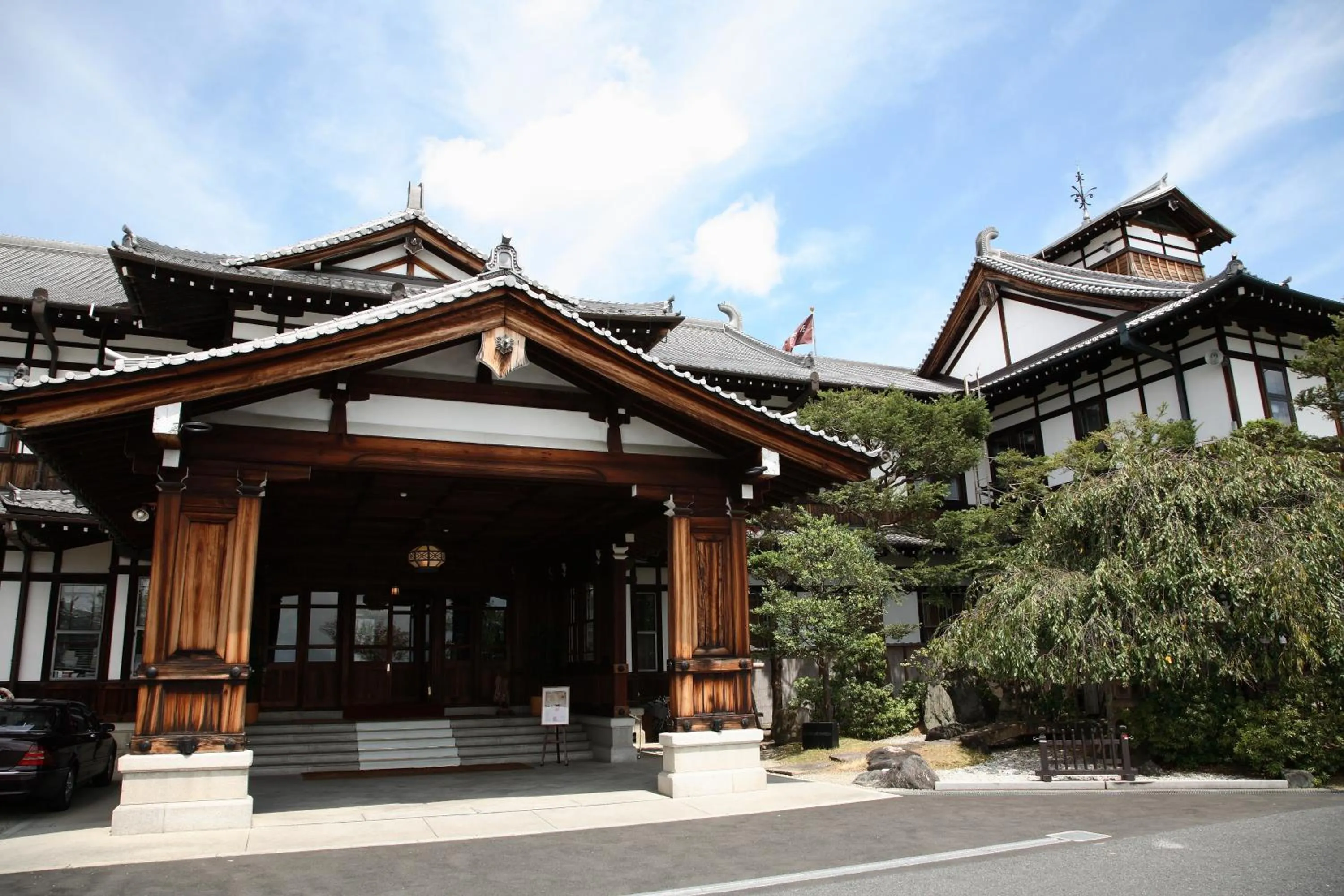 Facade/entrance in Nara Hotel