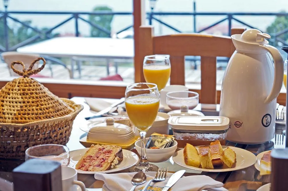 Breakfast in Hotel Boutique Antukenu