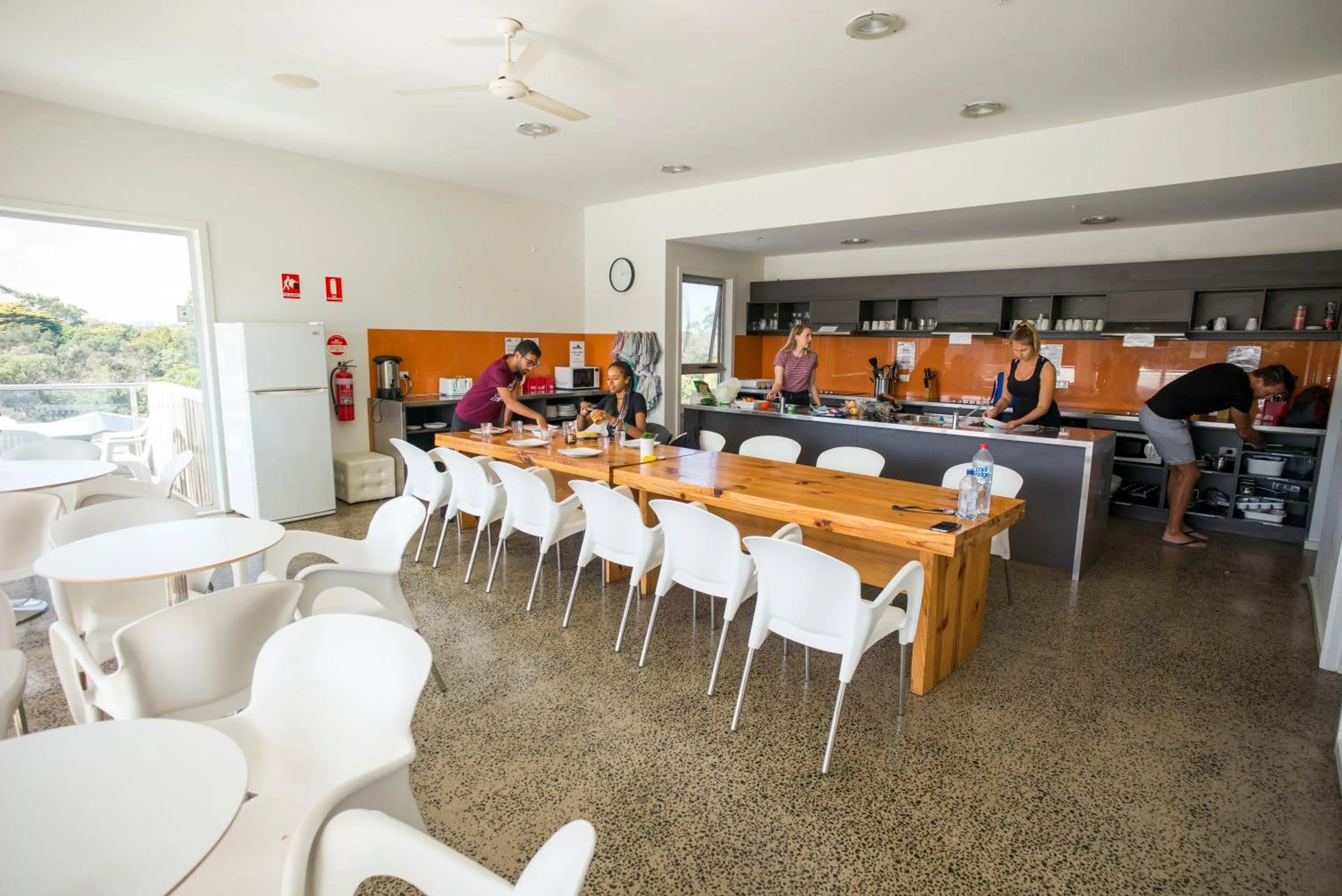 Restaurant/places to eat in The Island Accommodation