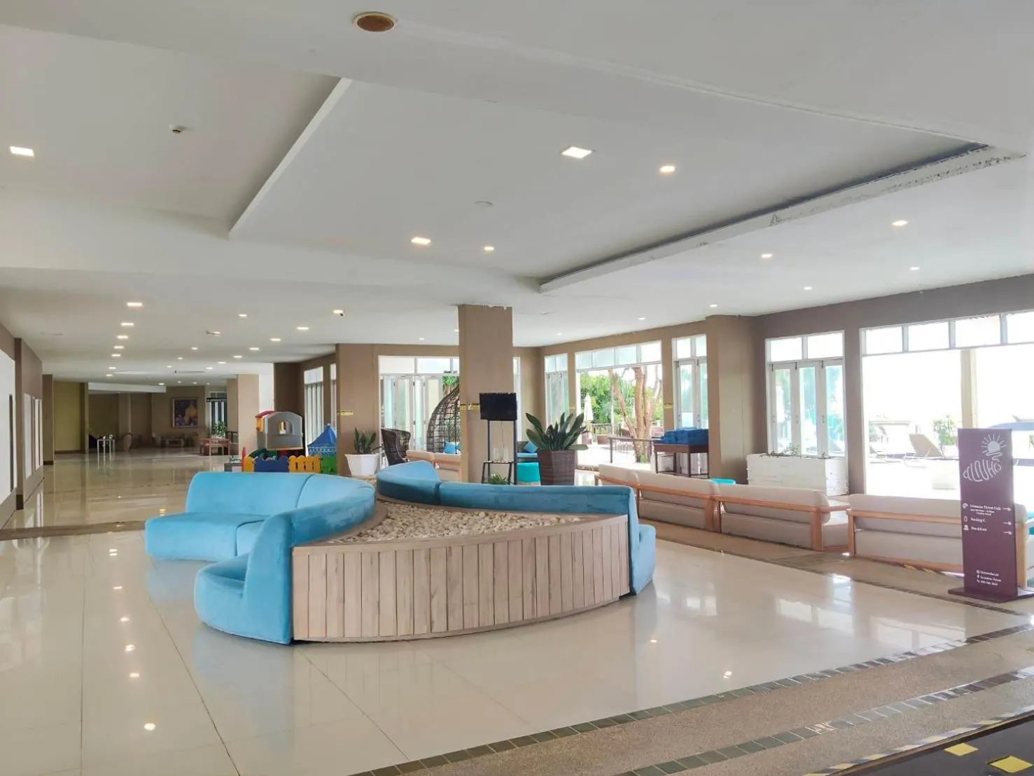 Lobby or reception in Royal Phala Cliff Beach Resort