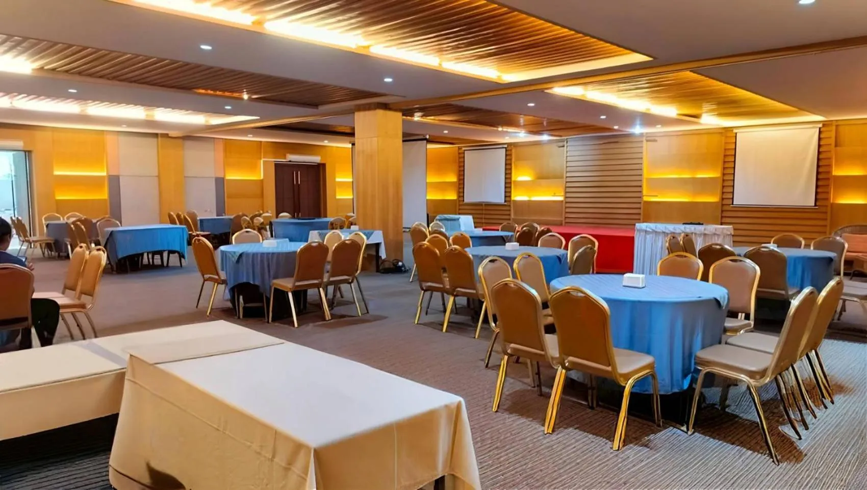 Meeting/conference room in Royal Phala Cliff Beach Resort