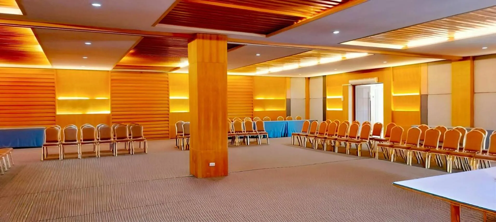 Meeting/conference room in Royal Phala Cliff Beach Resort