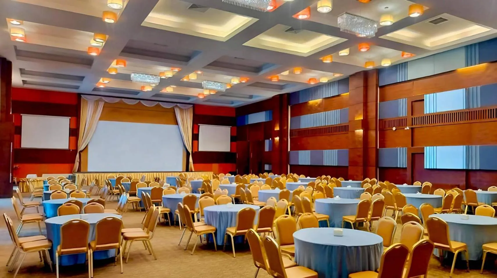 Meeting/conference room in Royal Phala Cliff Beach Resort