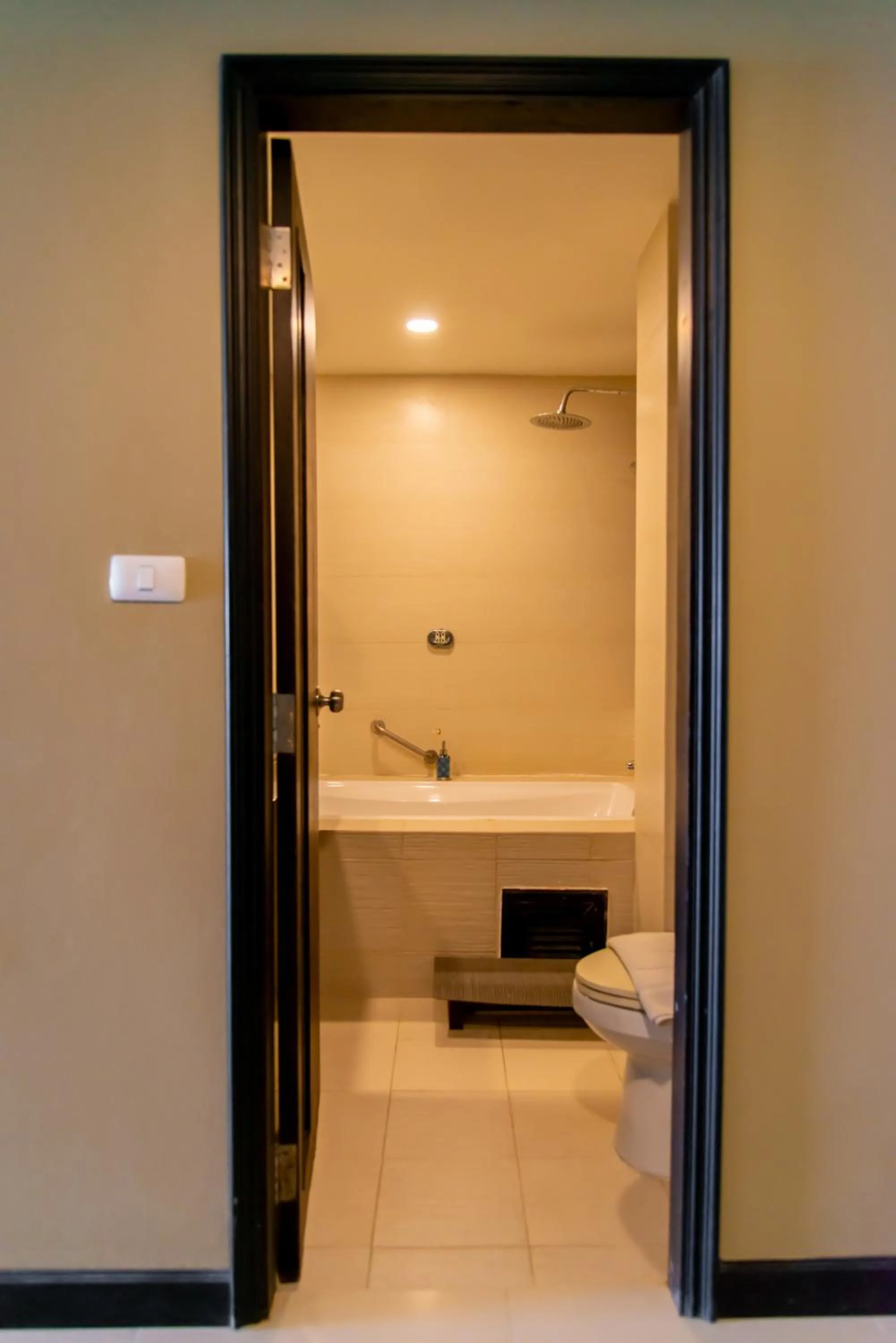 Toilet in Royal Phala Cliff Beach Resort